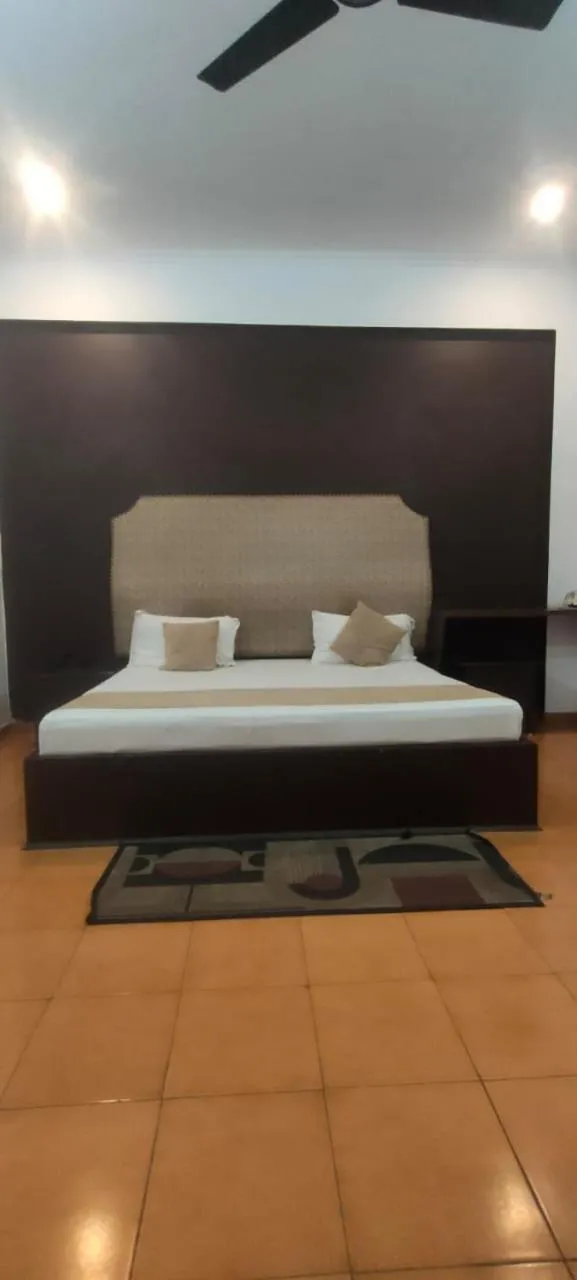 Bed in Mansarover Hotel & Banquets