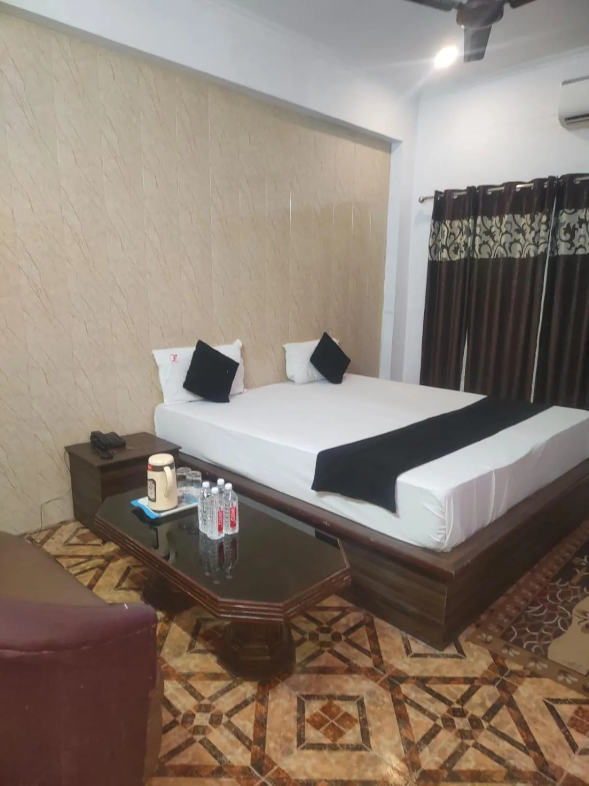 Bed in Mansarover Hotel & Banquets