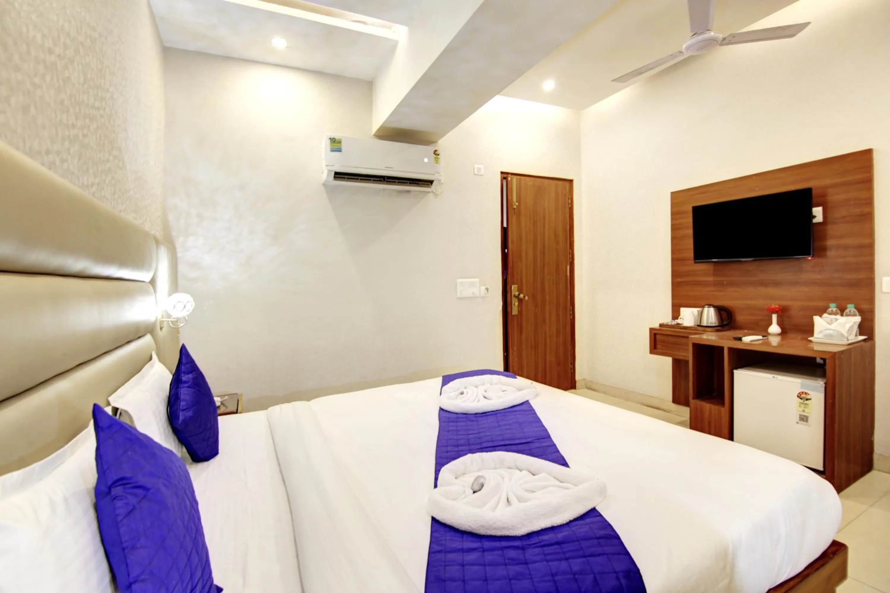 Photo of the whole room in Marks Hotel & Banquet