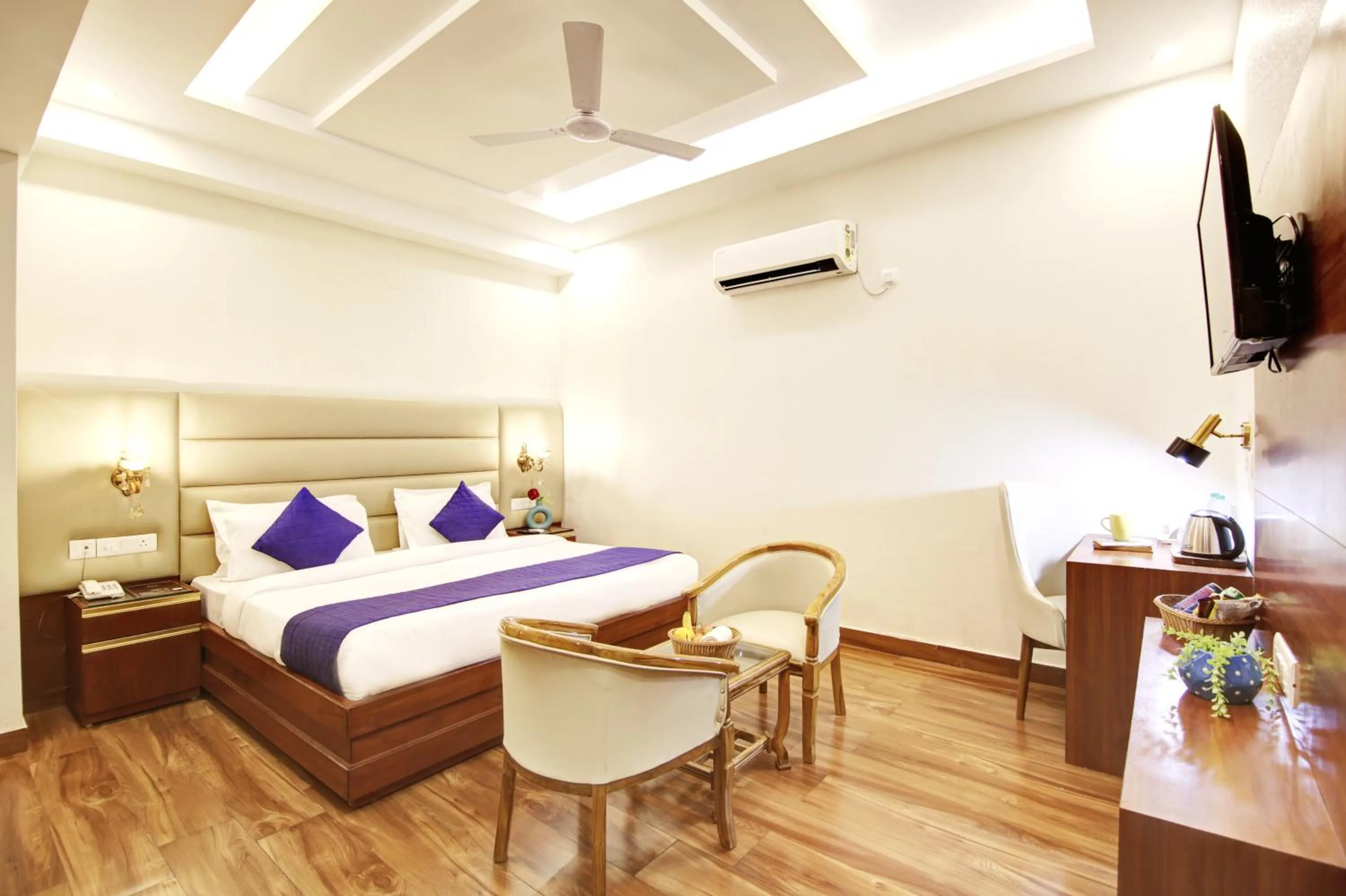 Marks Hotel & Banquet