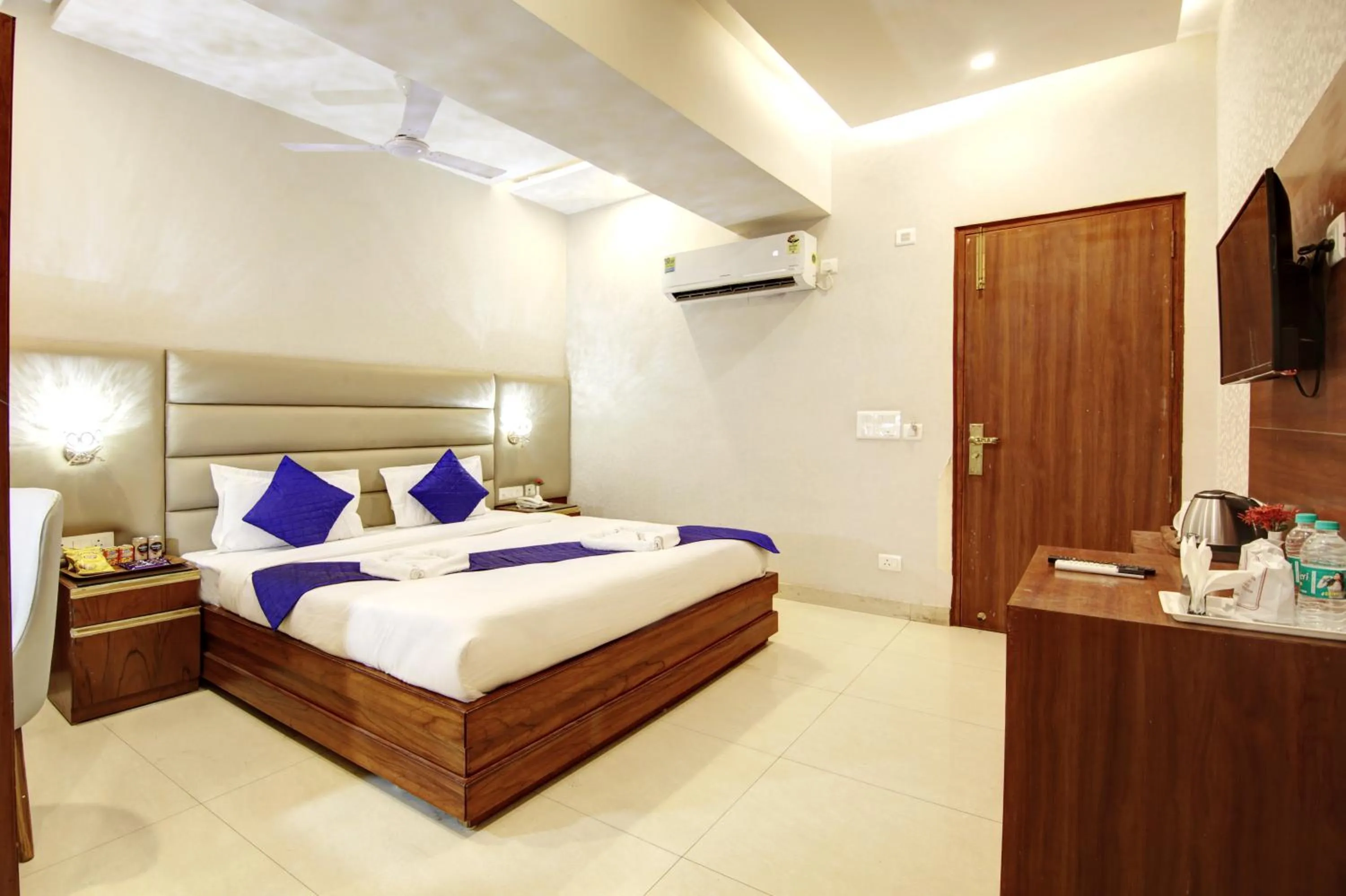 Photo of the whole room in Marks Hotel & Banquet