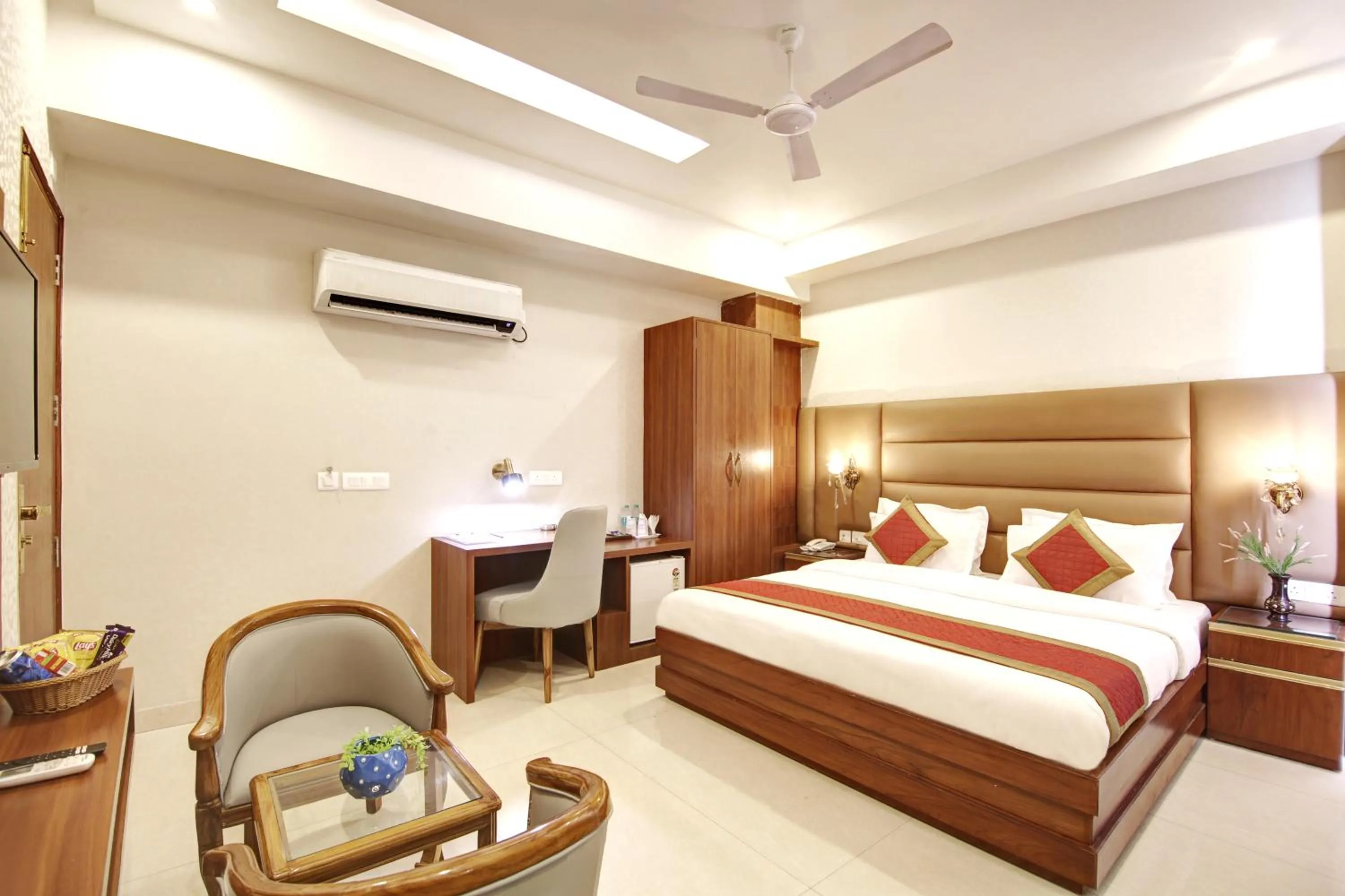 Marks Hotel & Banquet