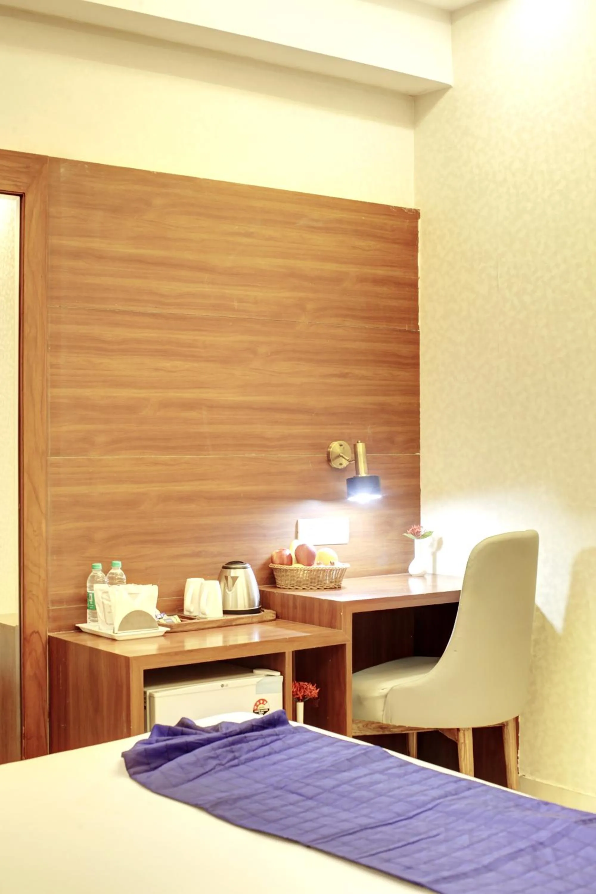 Coffee/tea facilities in Marks Hotel & Banquet