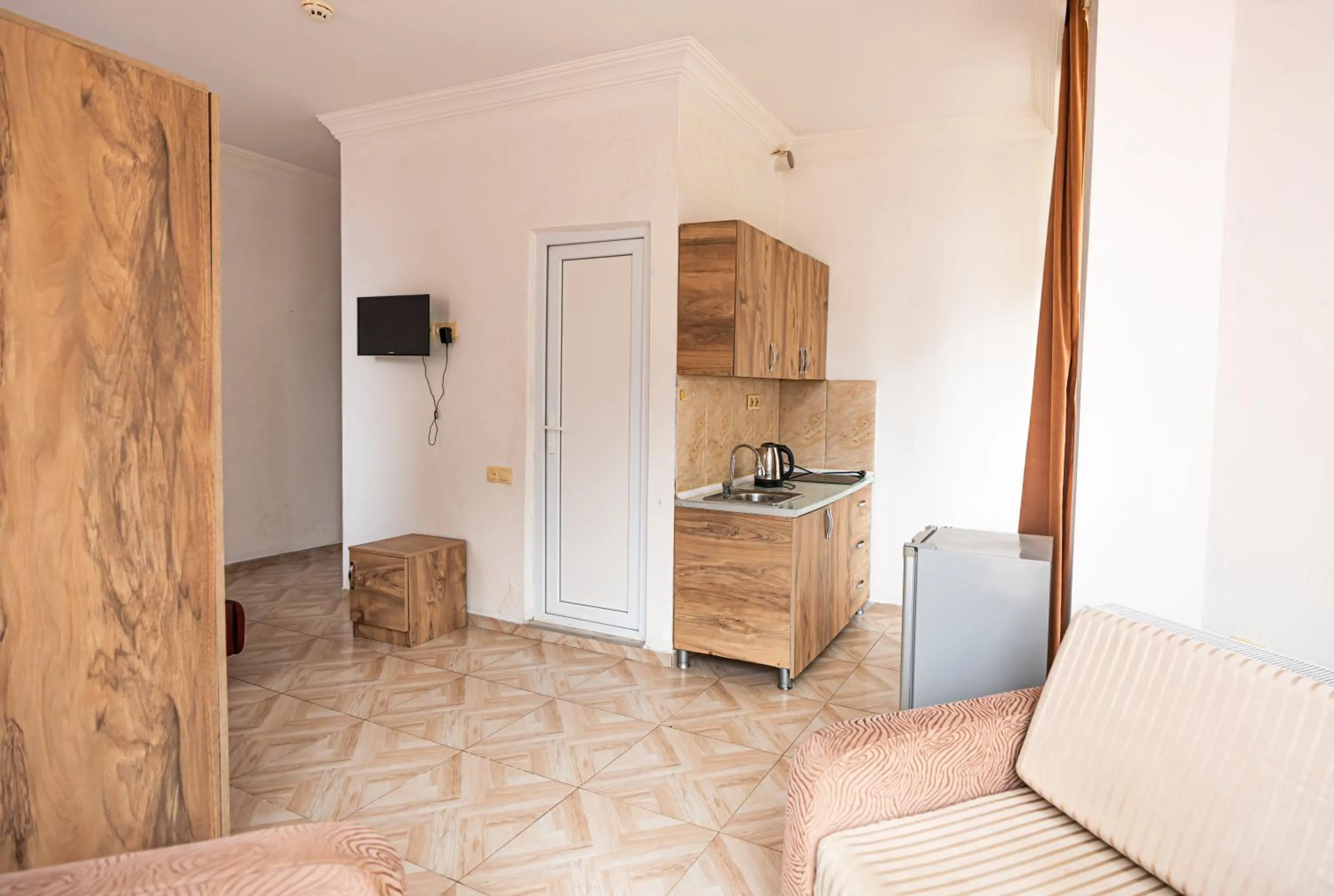 TV and multimedia in Batumi Inn Hotel