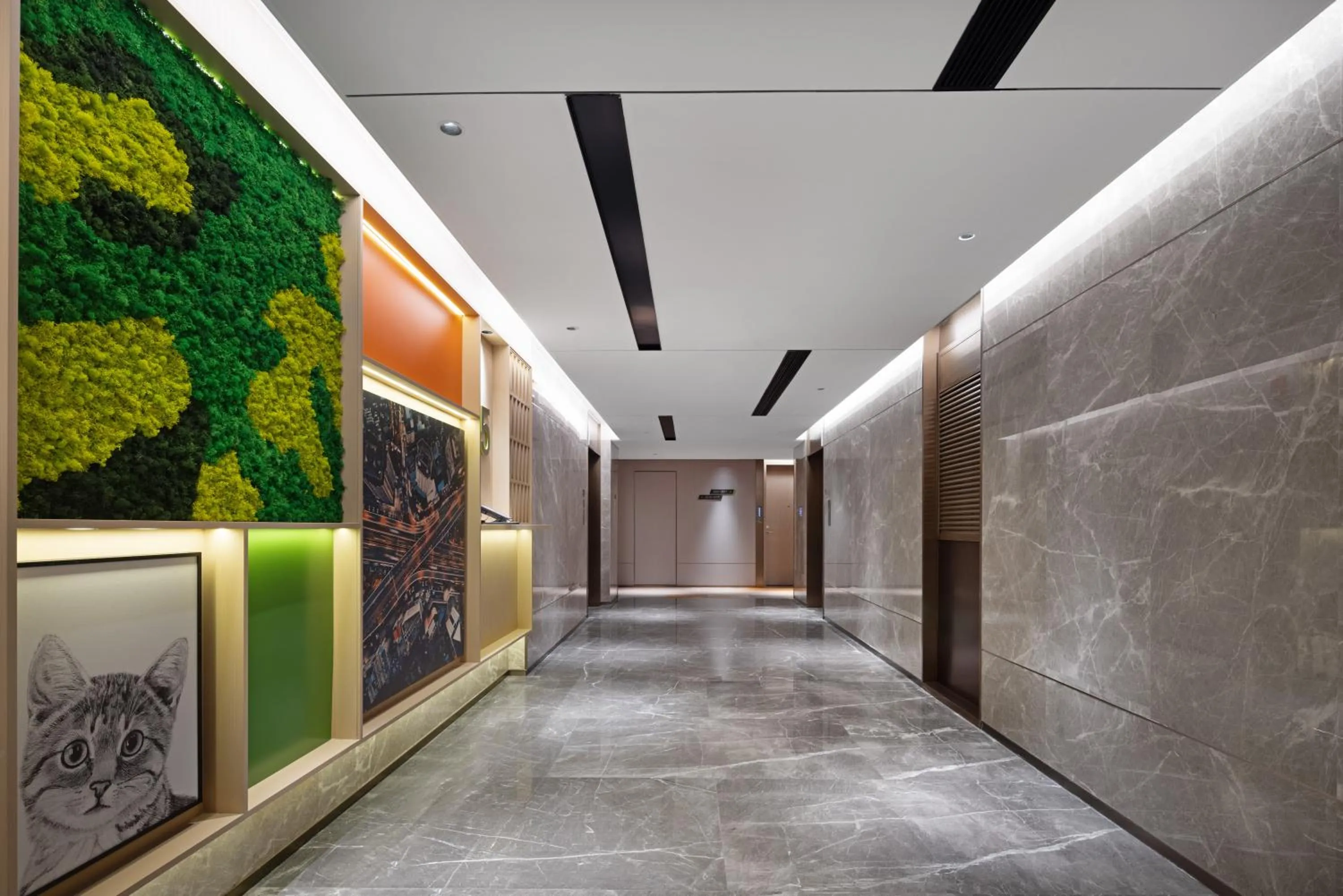 elevator in Home2 Suite by Hilton Guiyang Nanming Jiaxiu