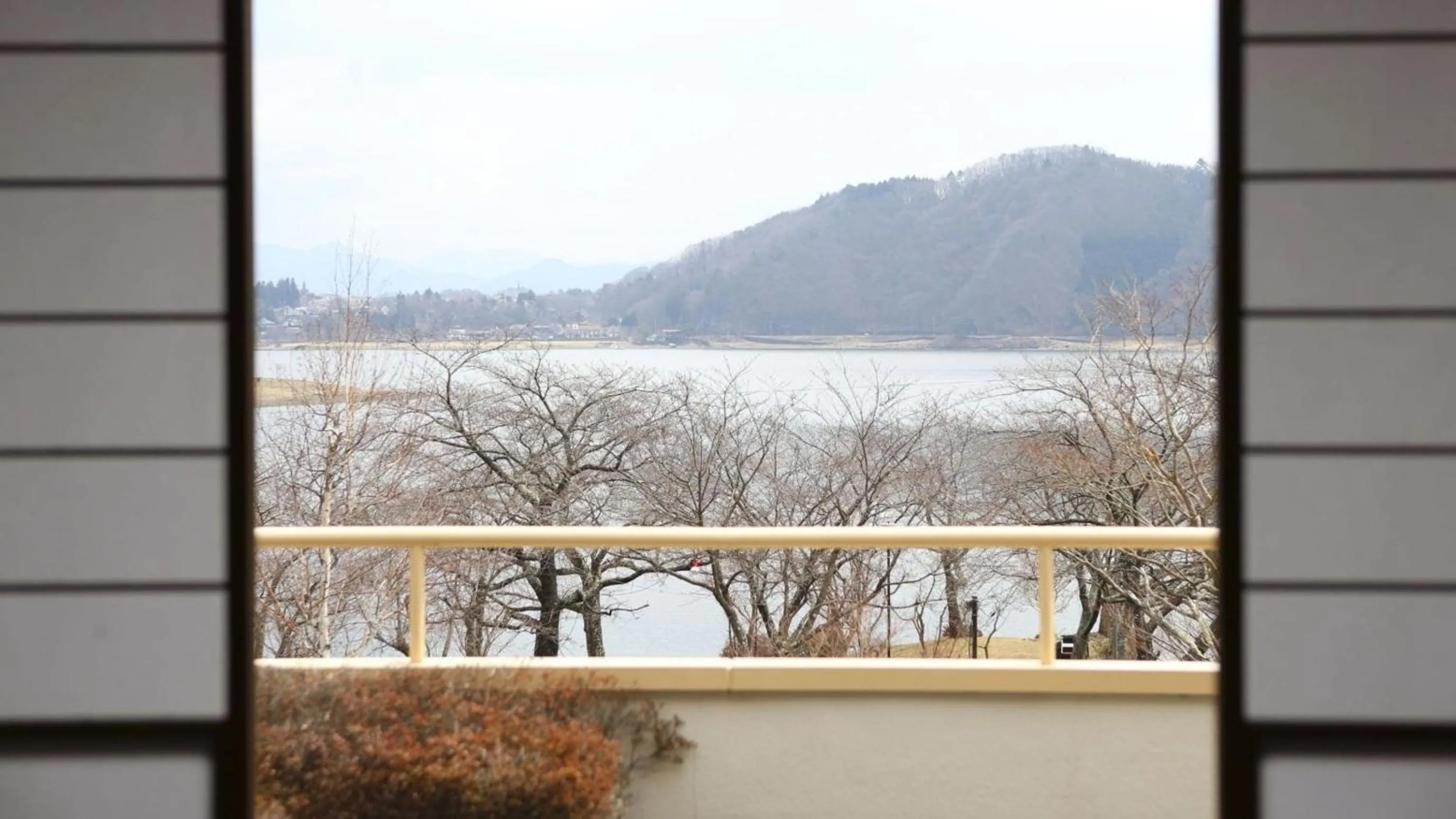 Lake view in Ashiwada Hotel