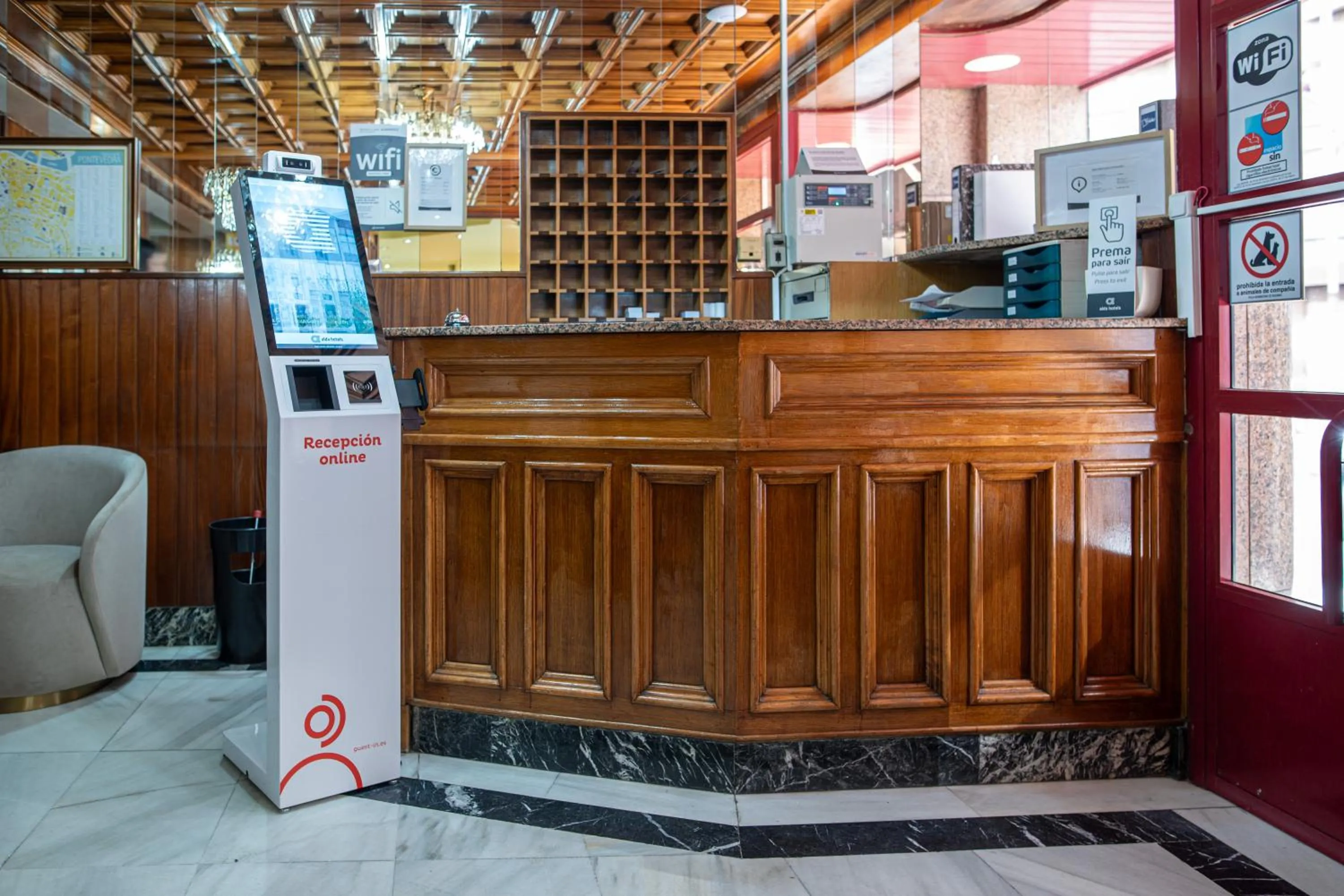 Lobby or reception in Hotel City Express Comercio