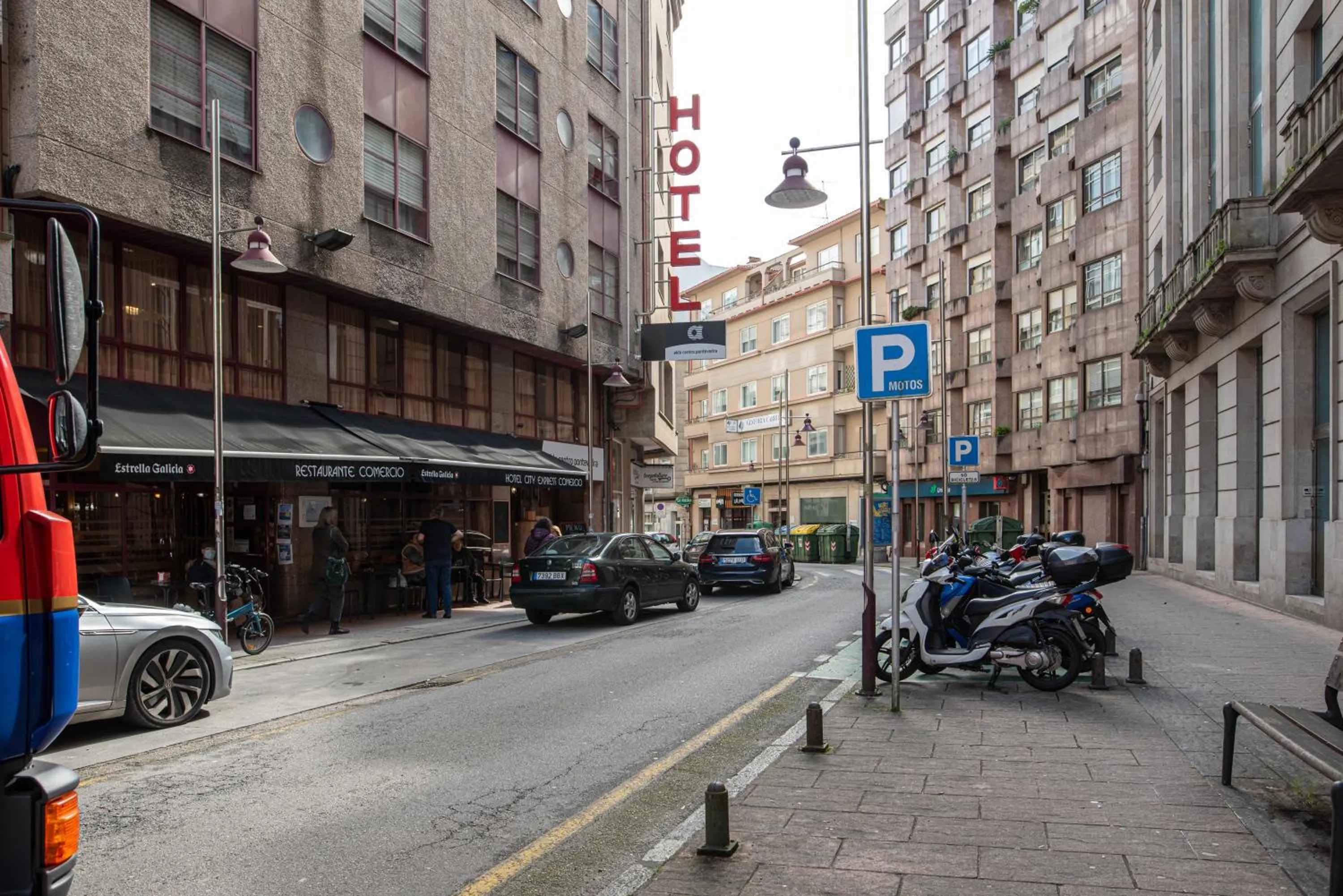 Facade/entrance in Hotel City Express Comercio