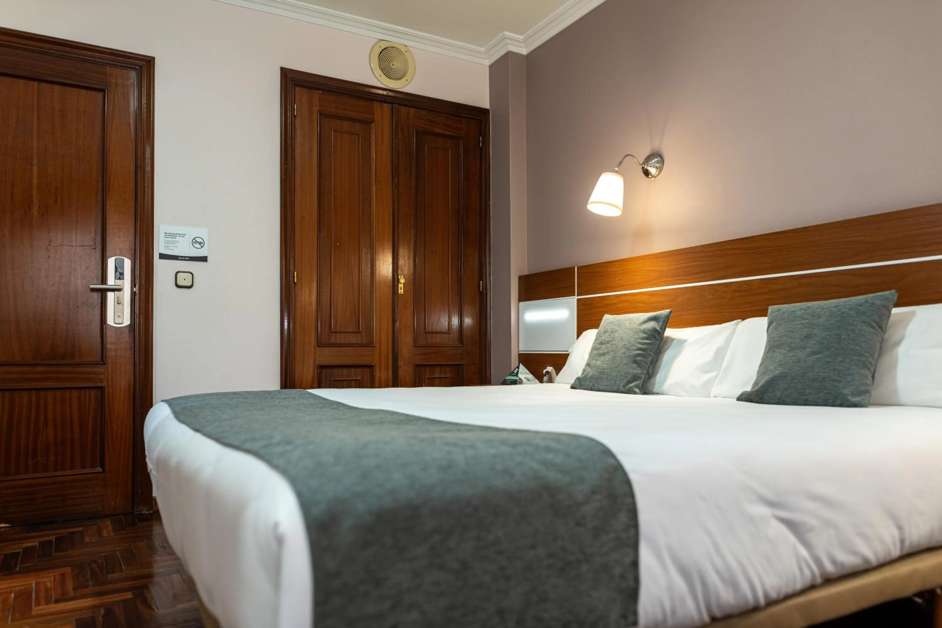 Bed in Hotel City Express Comercio