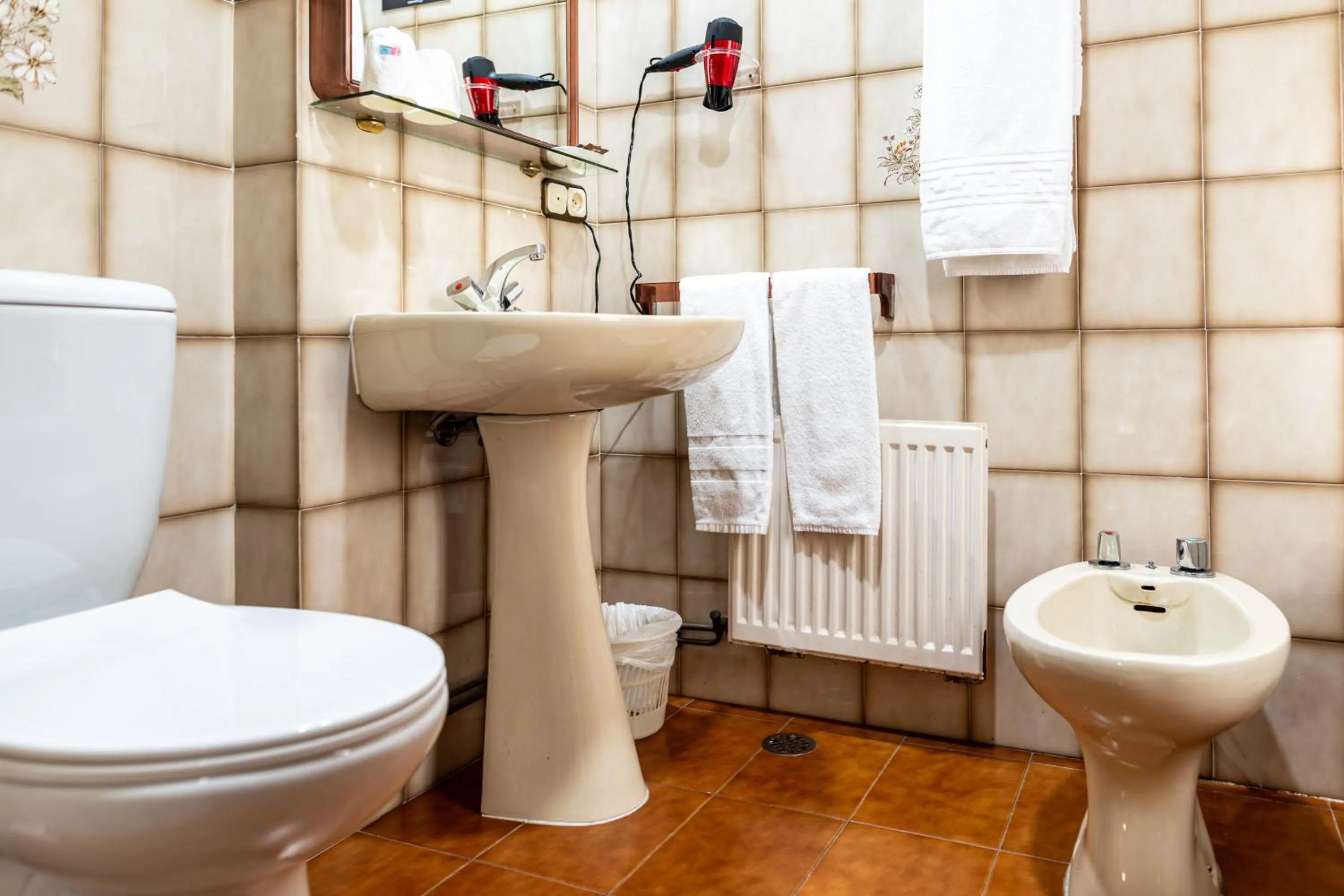 Bathroom in Hotel City Express Comercio