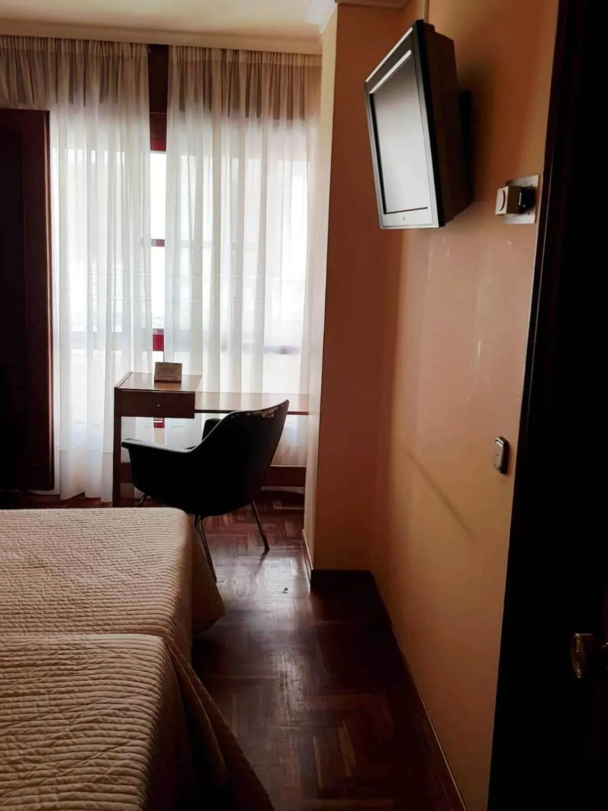 Decorative detail, Bed in Hotel City Express Comercio