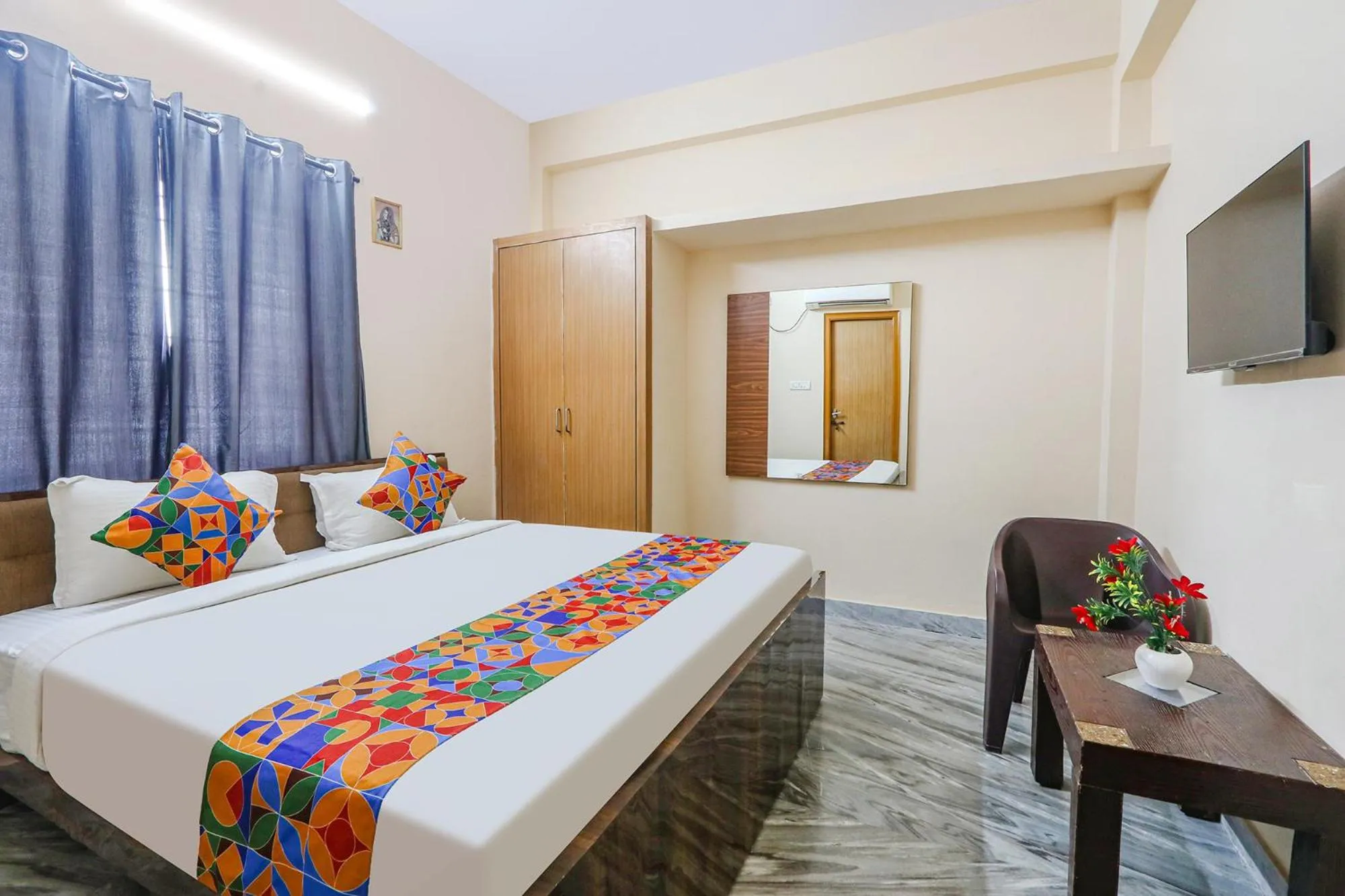 Bed in Via Prestige Castle - Nr KIMS Hospital, Kondapur