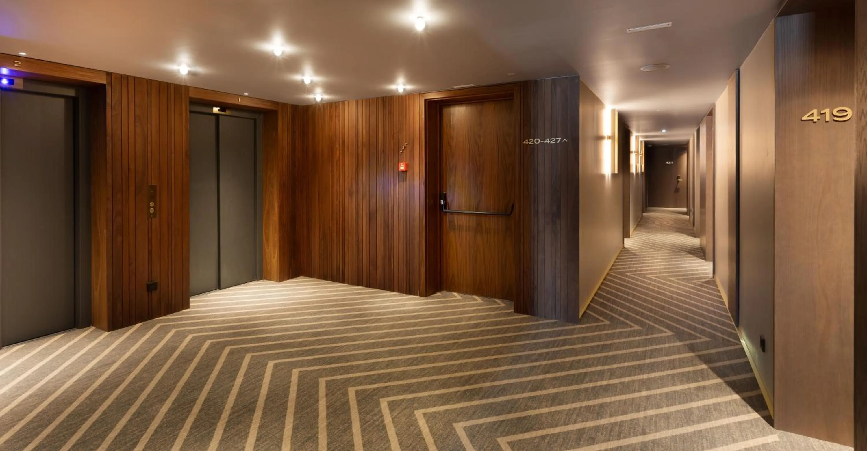 elevator, Bed in Altis Porto Hotel