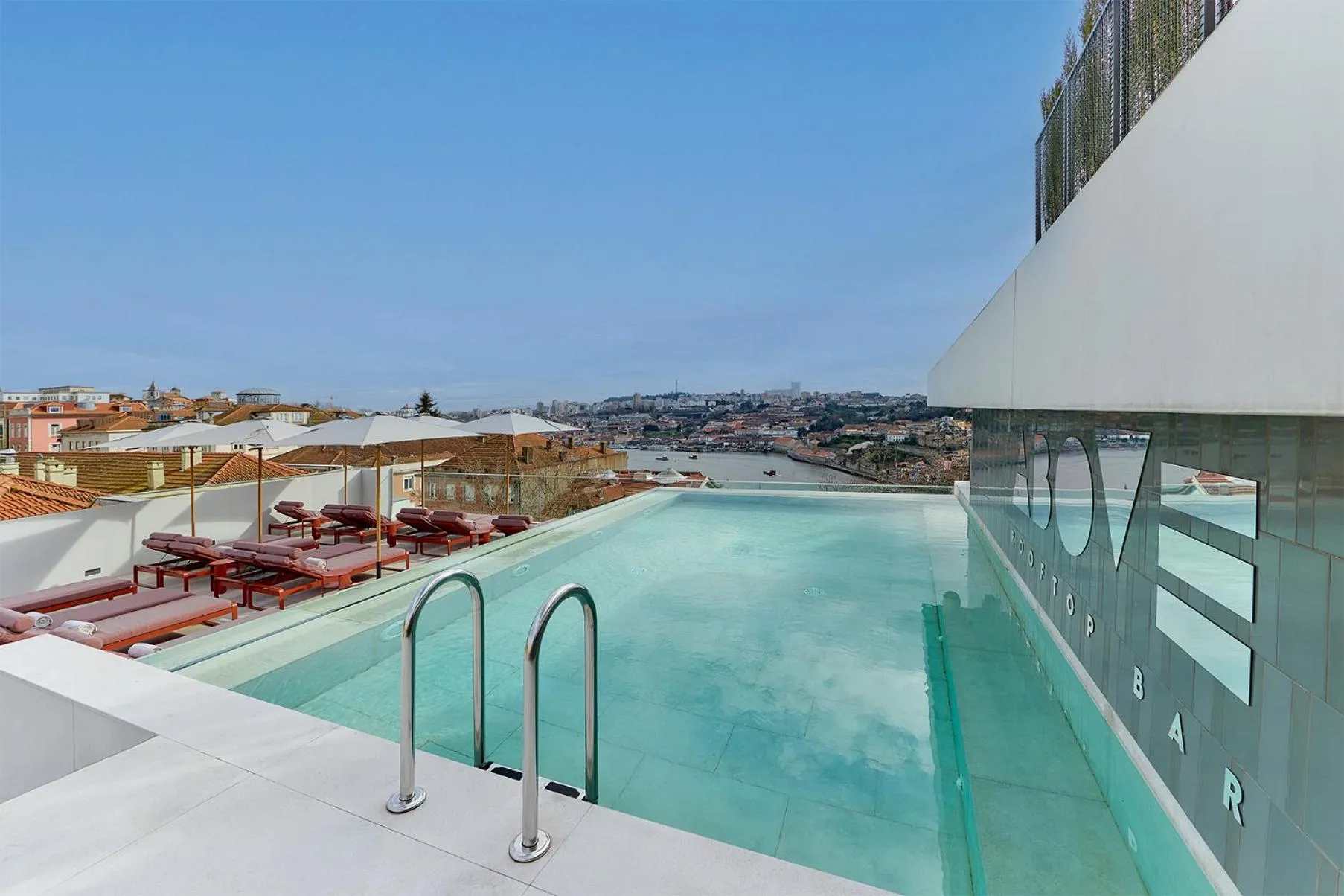 Swimming pool in Altis Porto Hotel