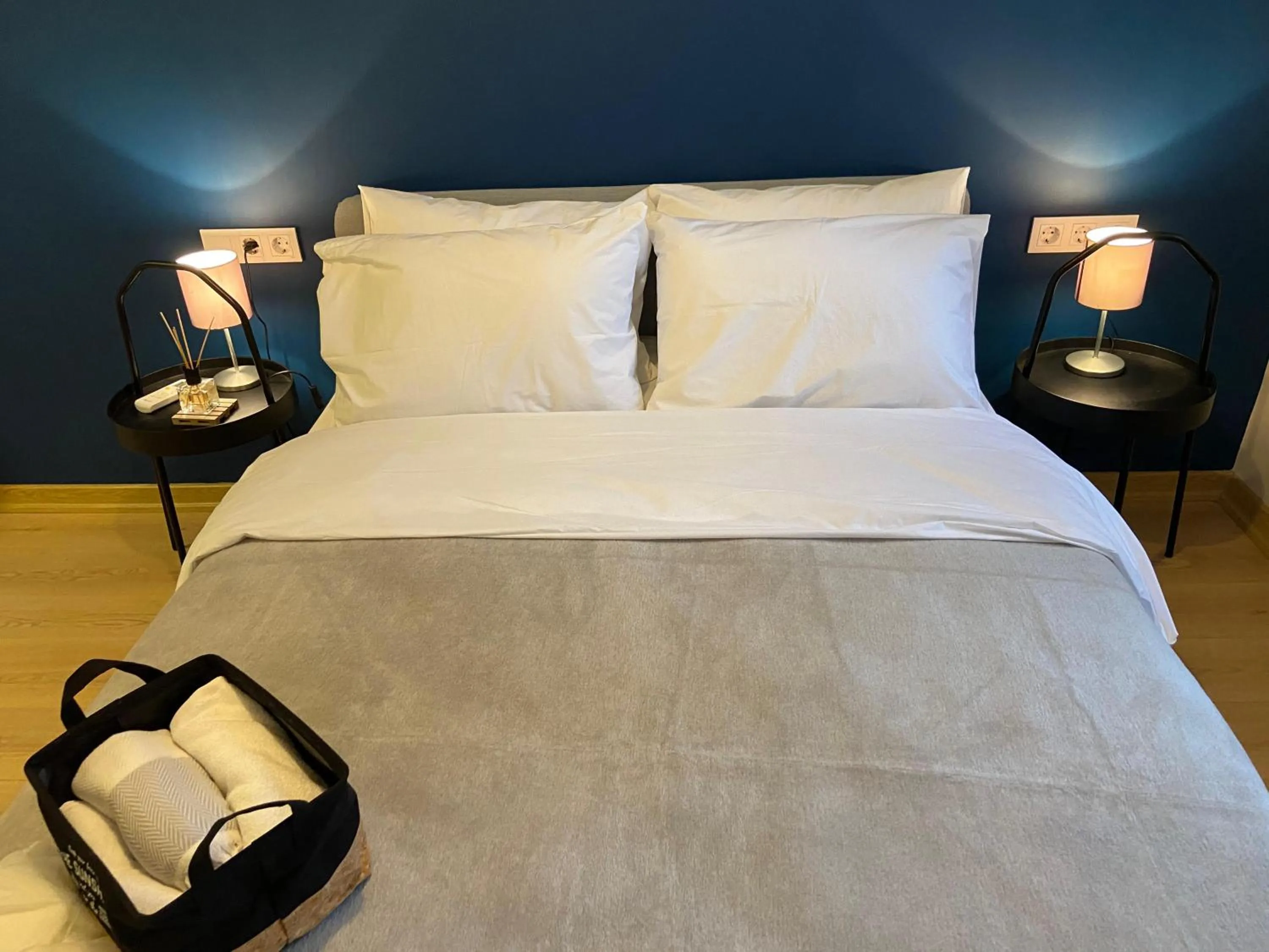Bedroom, Bed in Sapphire Suites Taksim