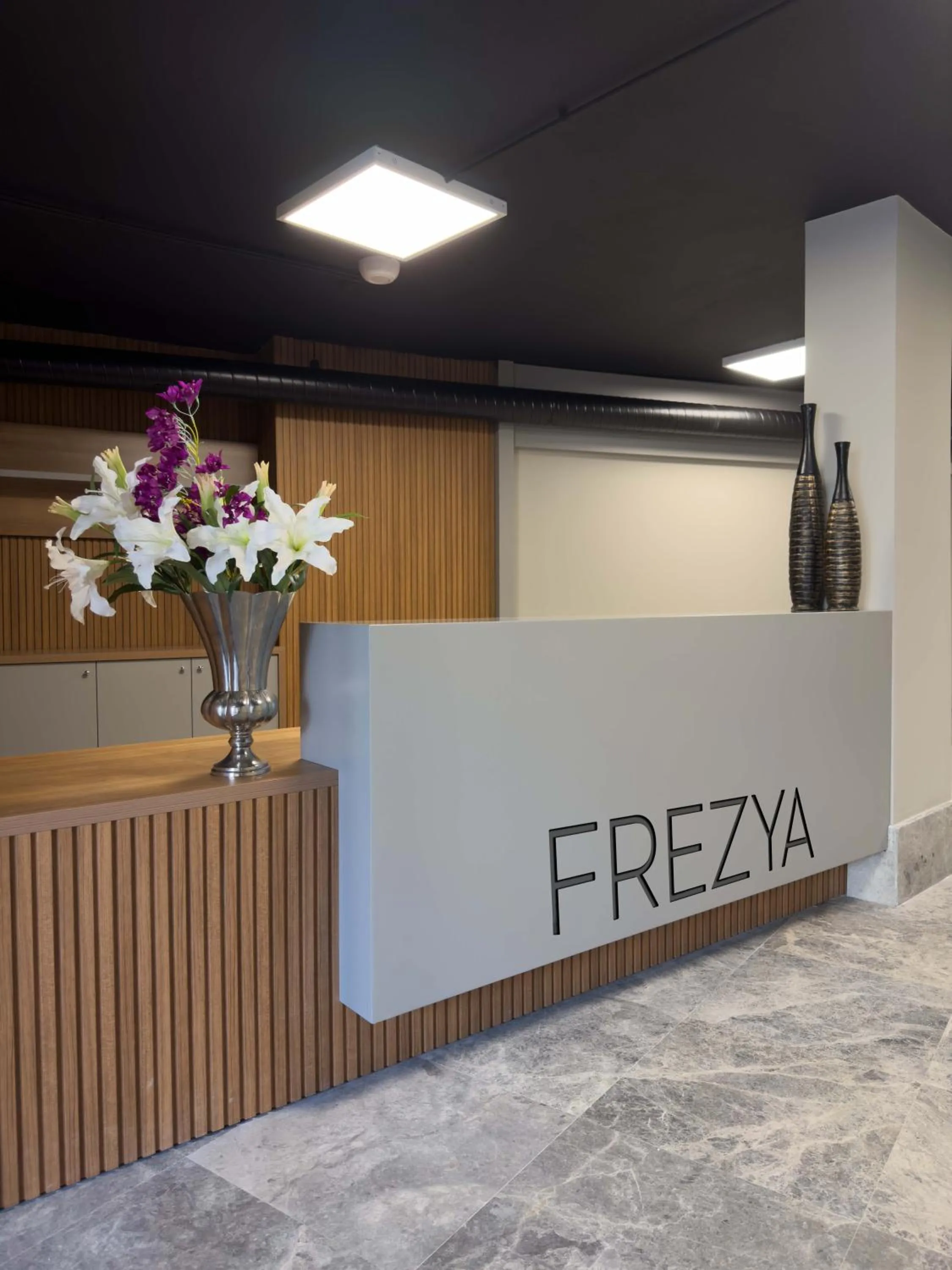 Logo/Certificate/Sign in Frezya - Exclusively Woman