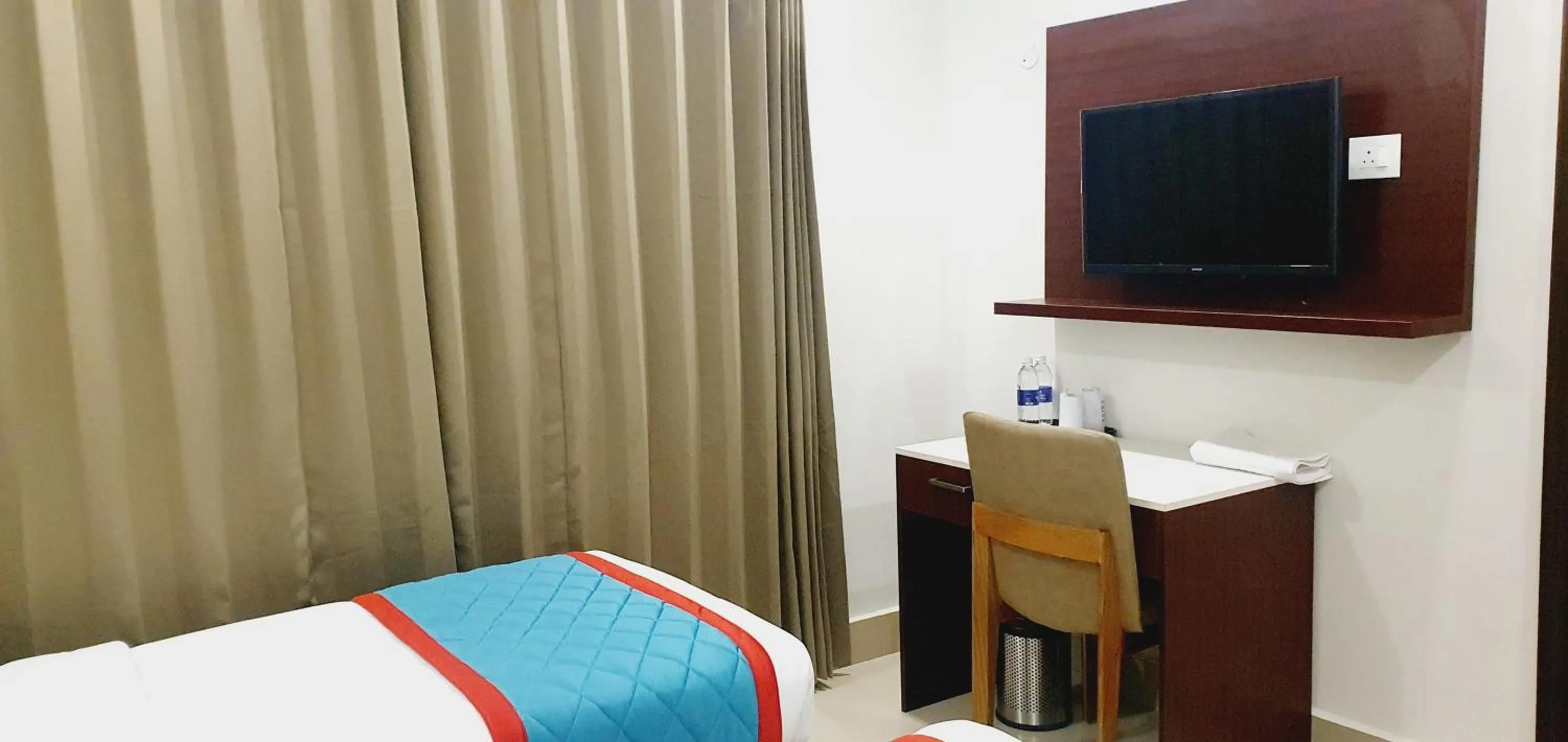 TV and multimedia, Bed in K Grandeur Hotels