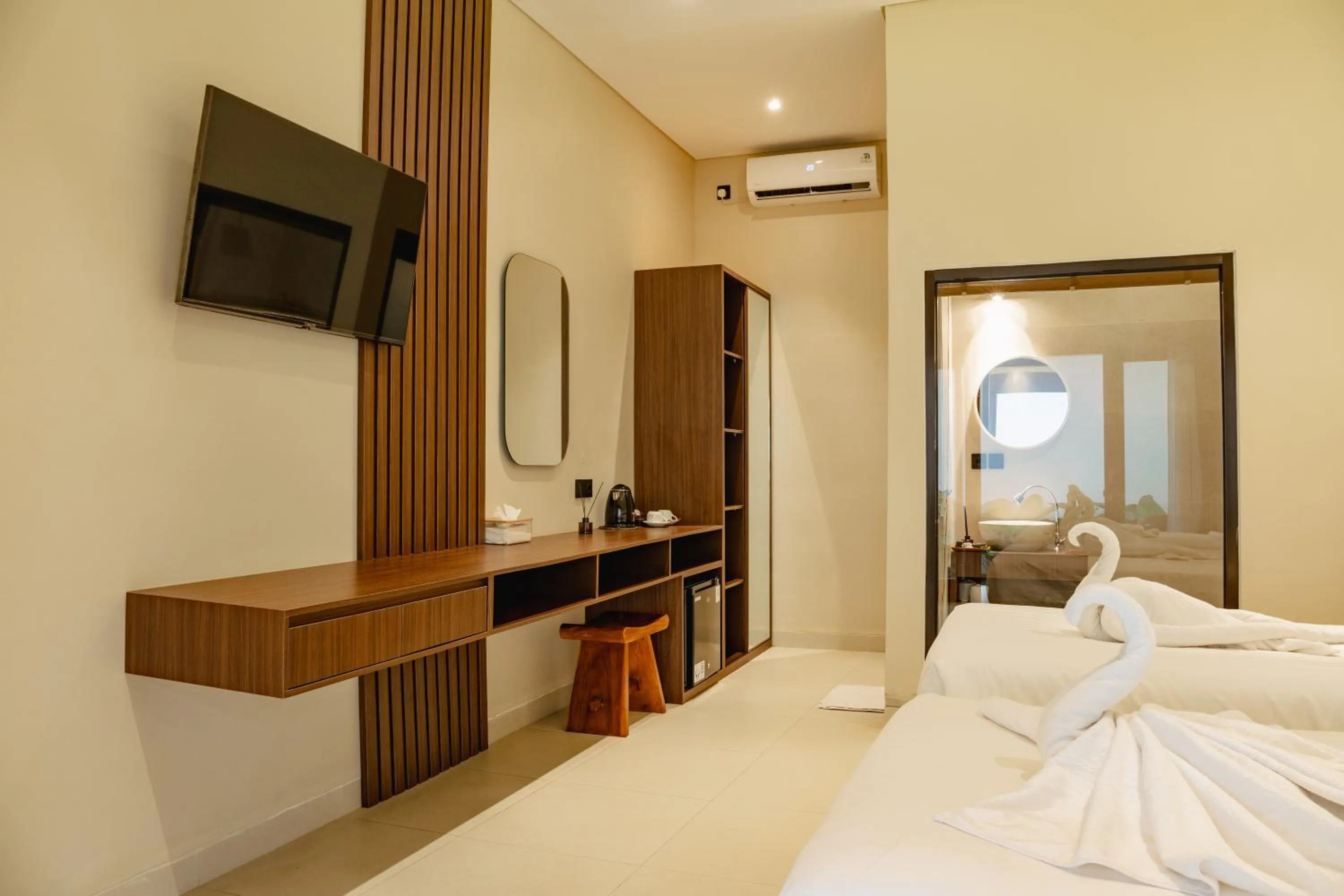 TV and multimedia, Bed in Tut Winten a Tranquil Living Villa Ubud