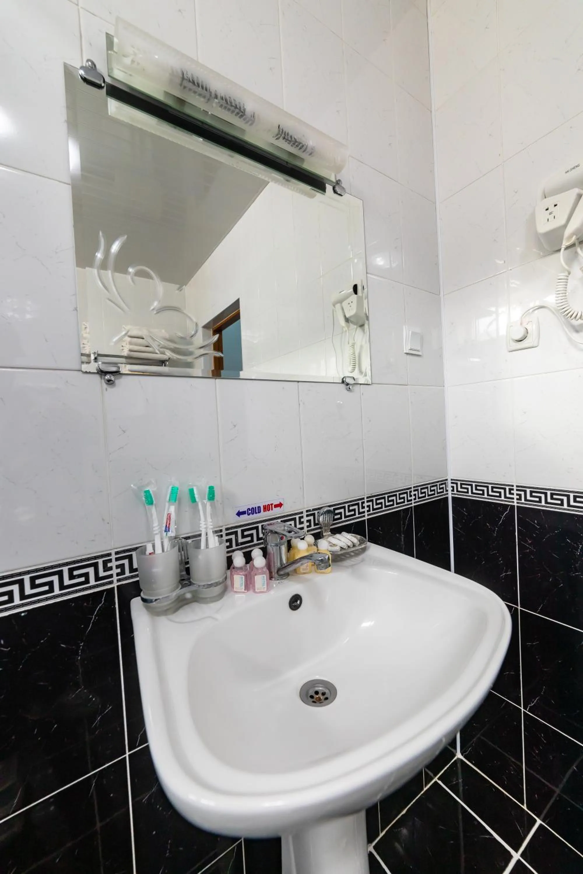 Shower in Qibla Tozabog