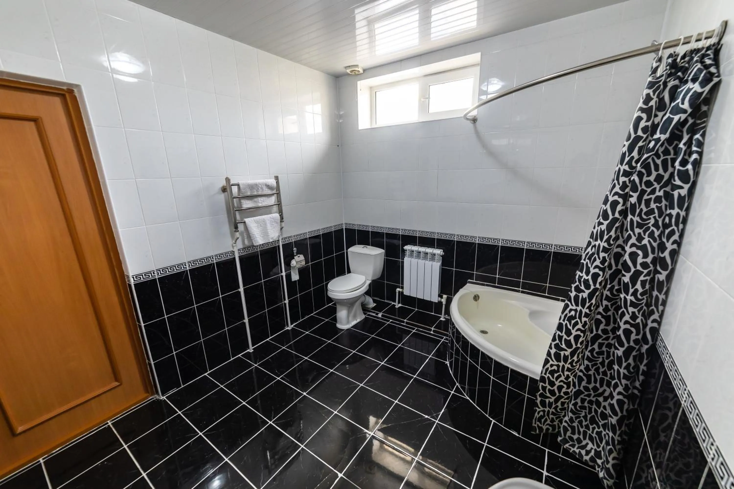 Shower in Qibla Tozabog