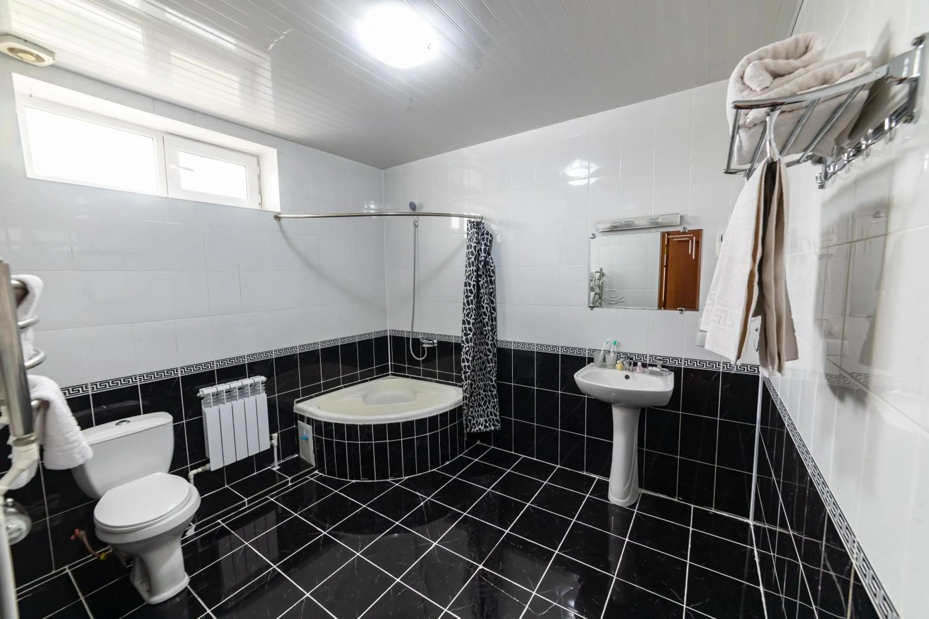 Shower in Qibla Tozabog