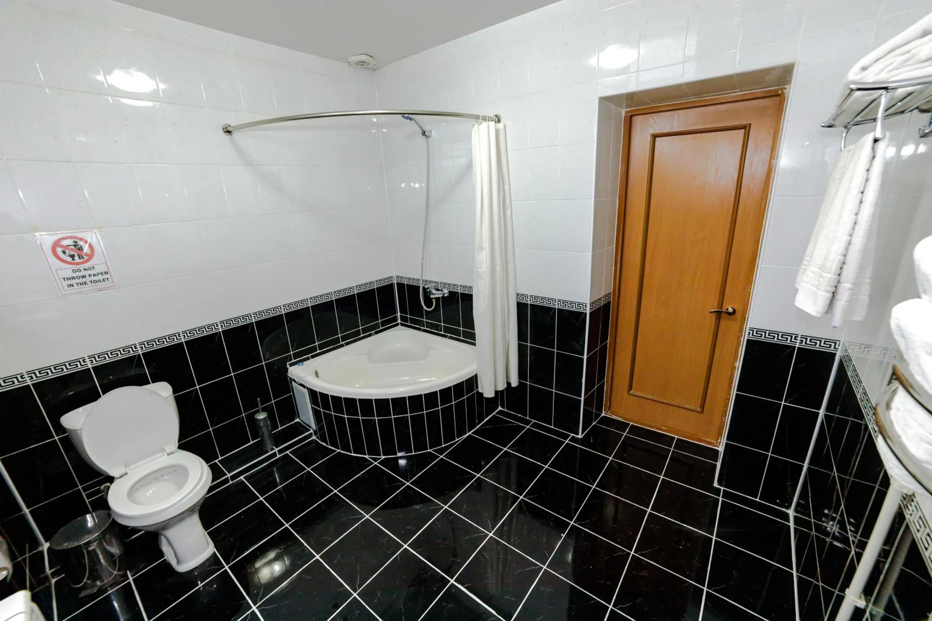 Shower in Qibla Tozabog