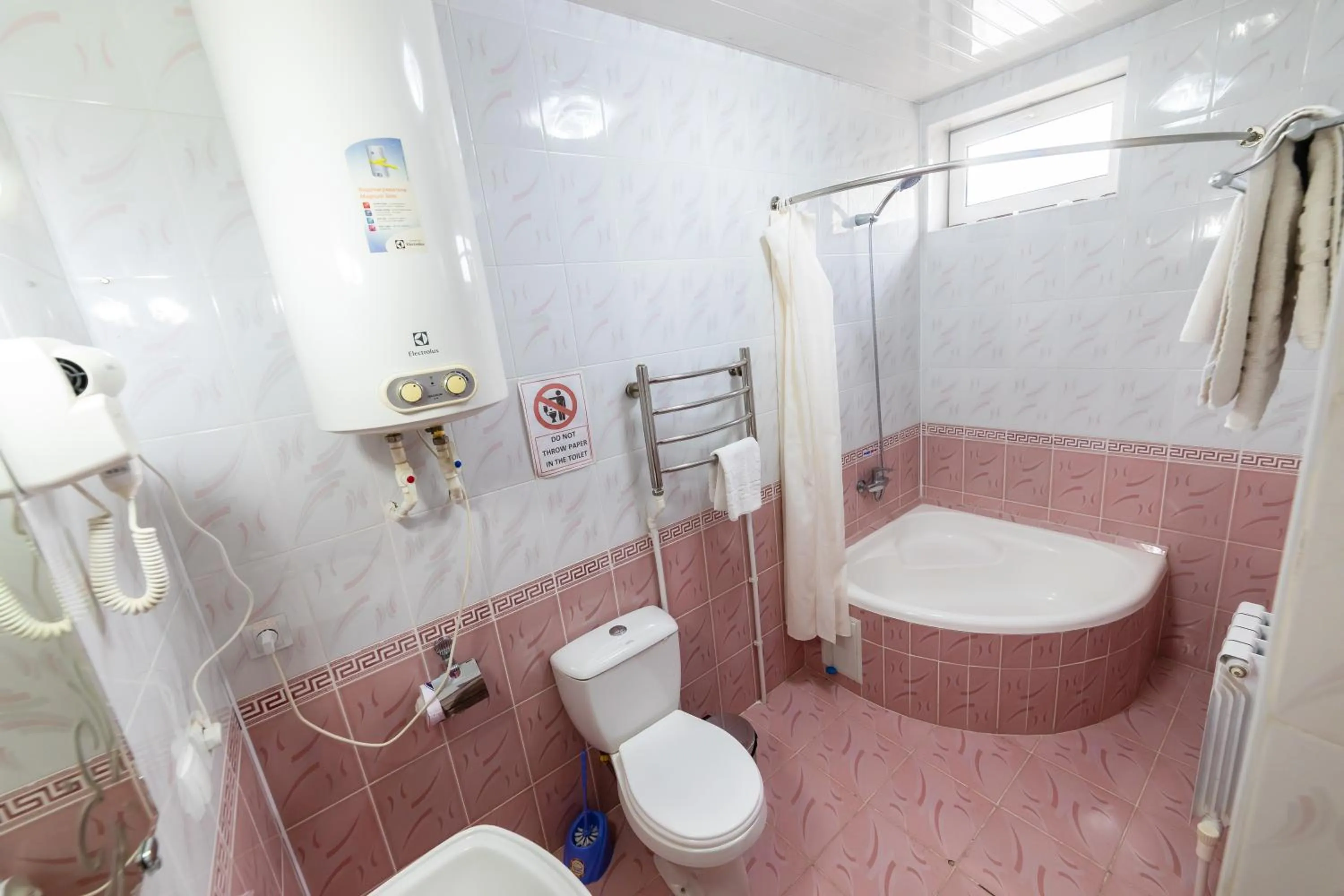 Shower in Qibla Tozabog