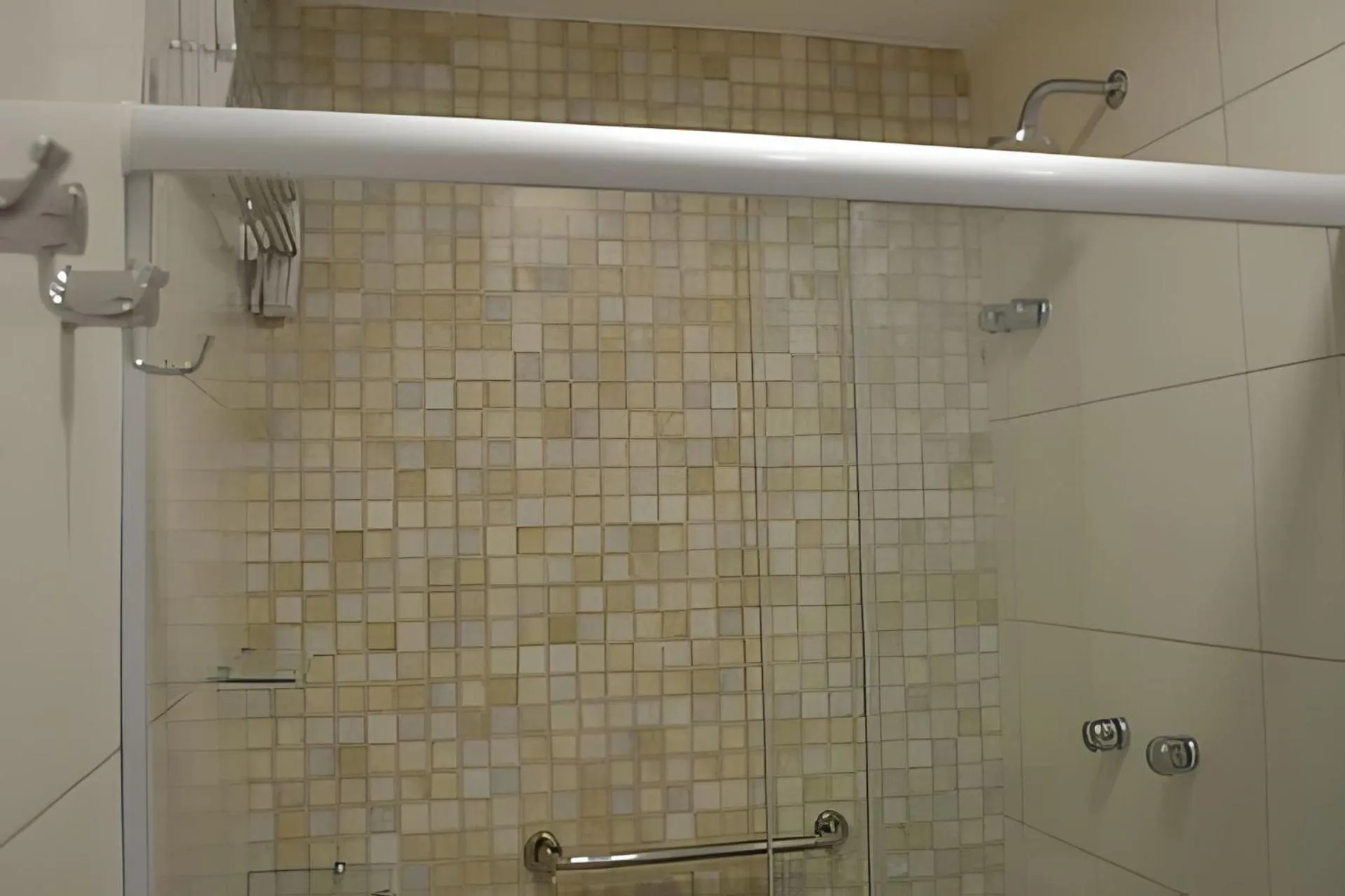 Shower in Nui Supreme Beach Living