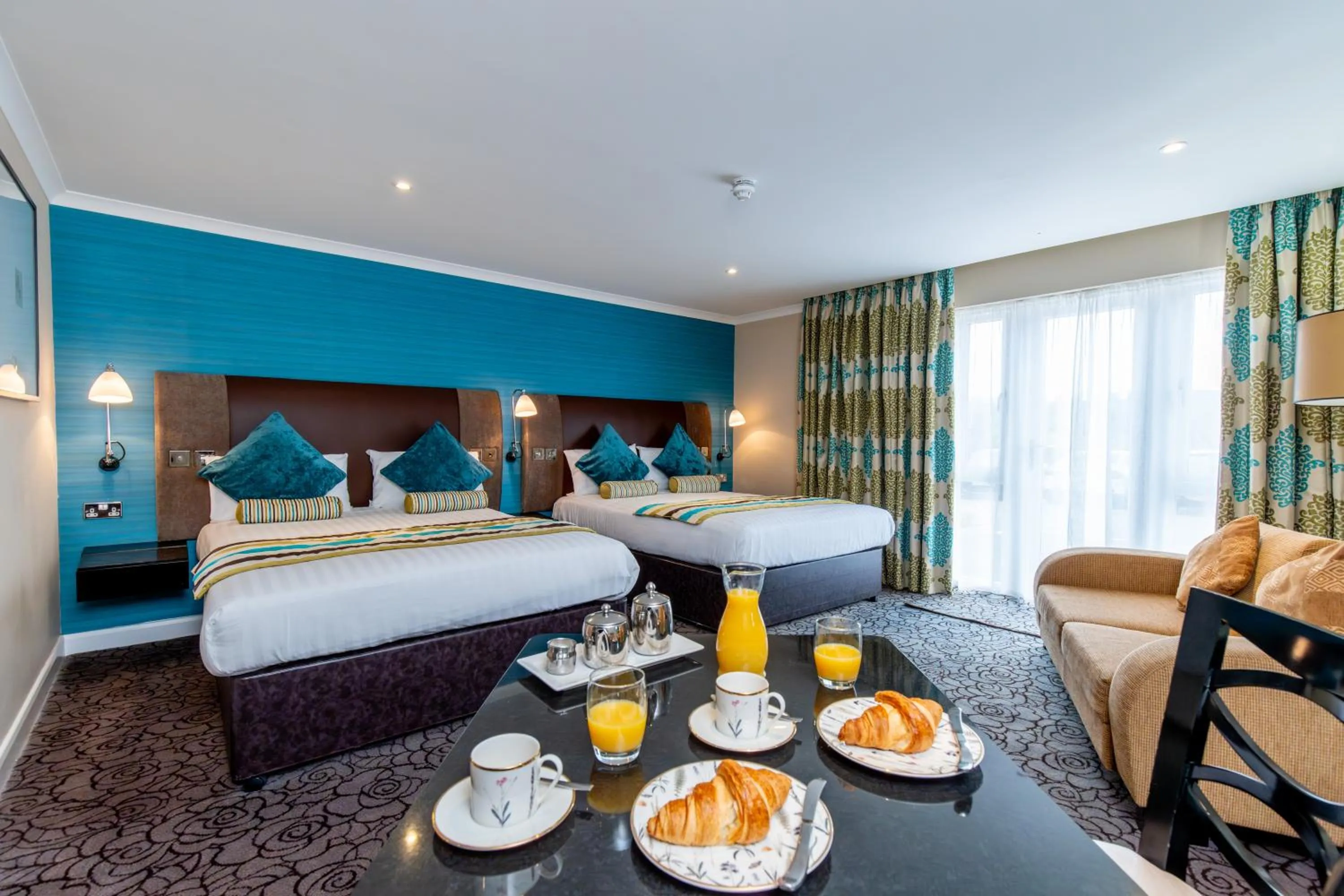 Family, Bed in The Plough Inn