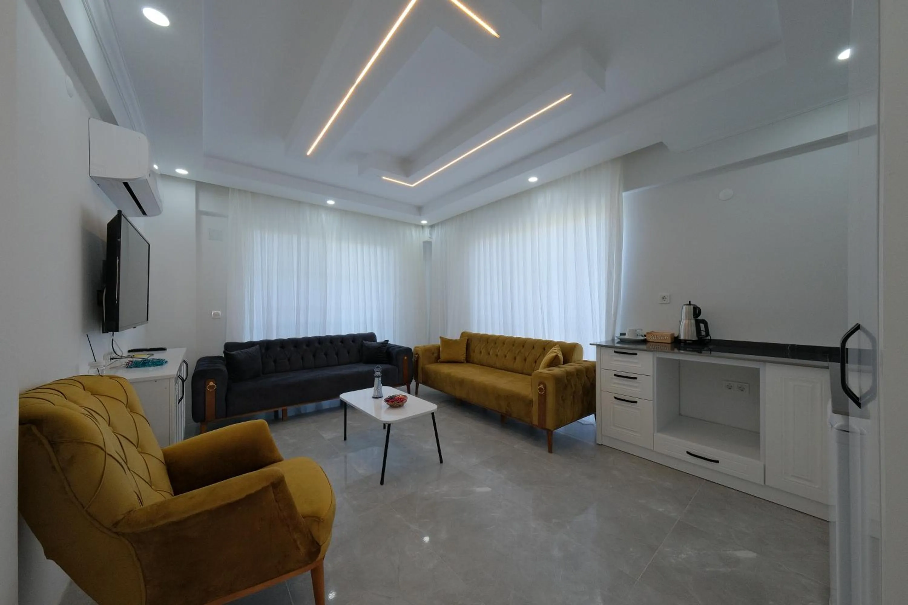 TV and multimedia in The Dalaman Suites & Pansiyon Dalaman Airport 10 km