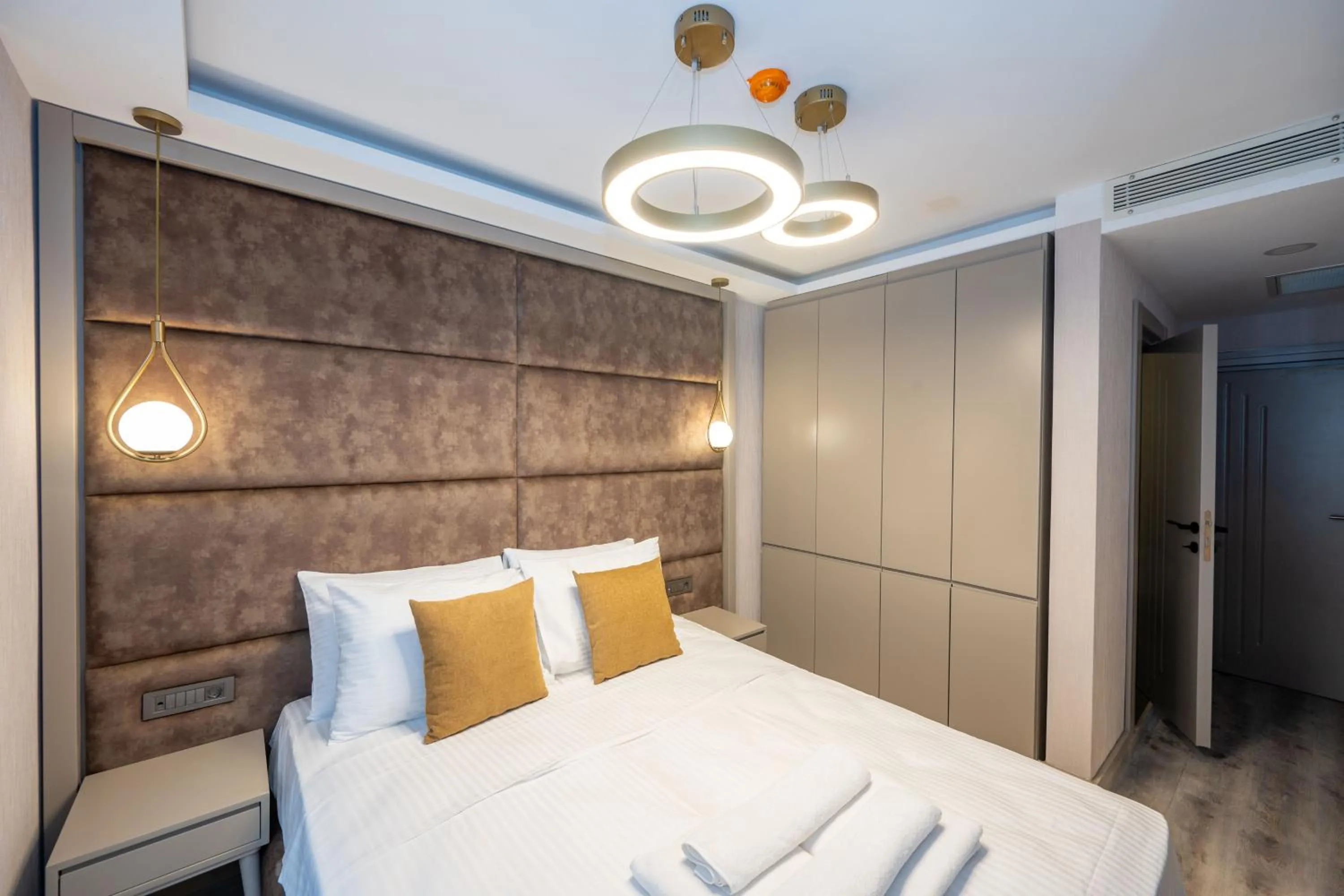 Photo of the whole room, Bed in Massimo Hotel