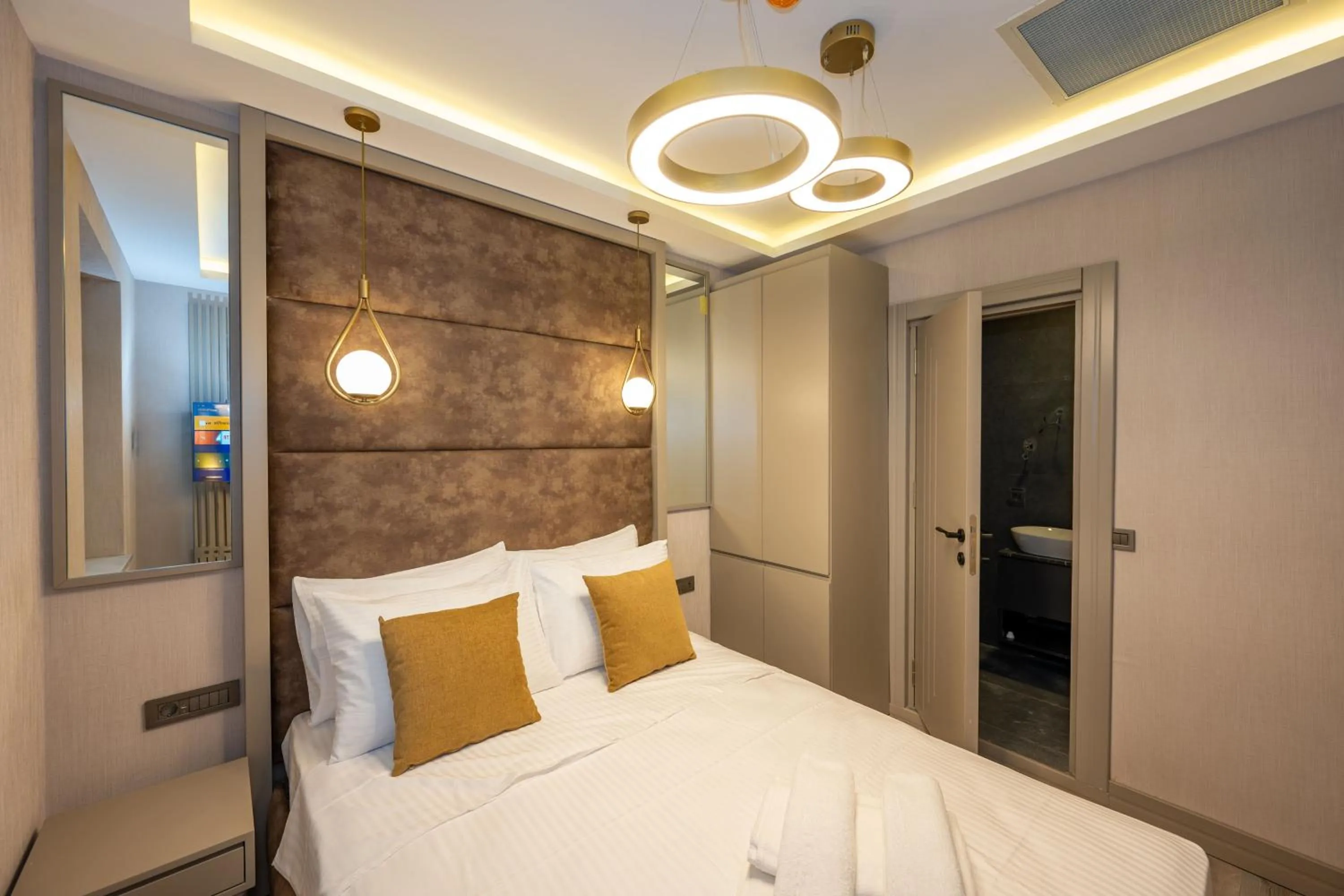 Bedroom, Bed in Massimo Hotel