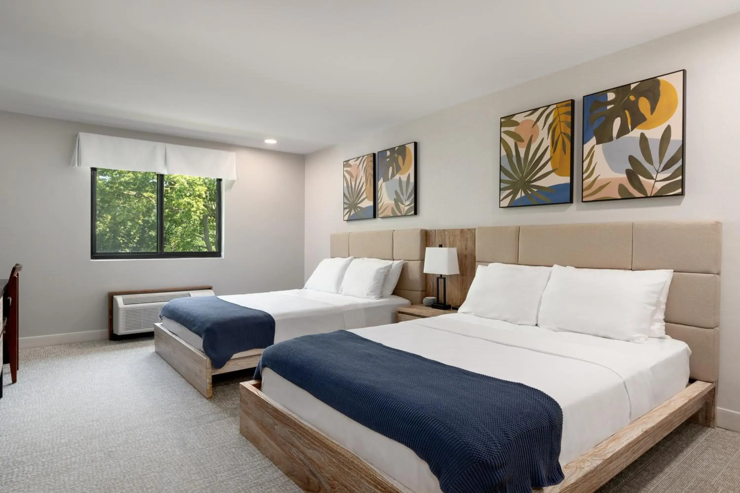 Double Room in The Wave at Marblehead Double Room in The Wave at Marblehead