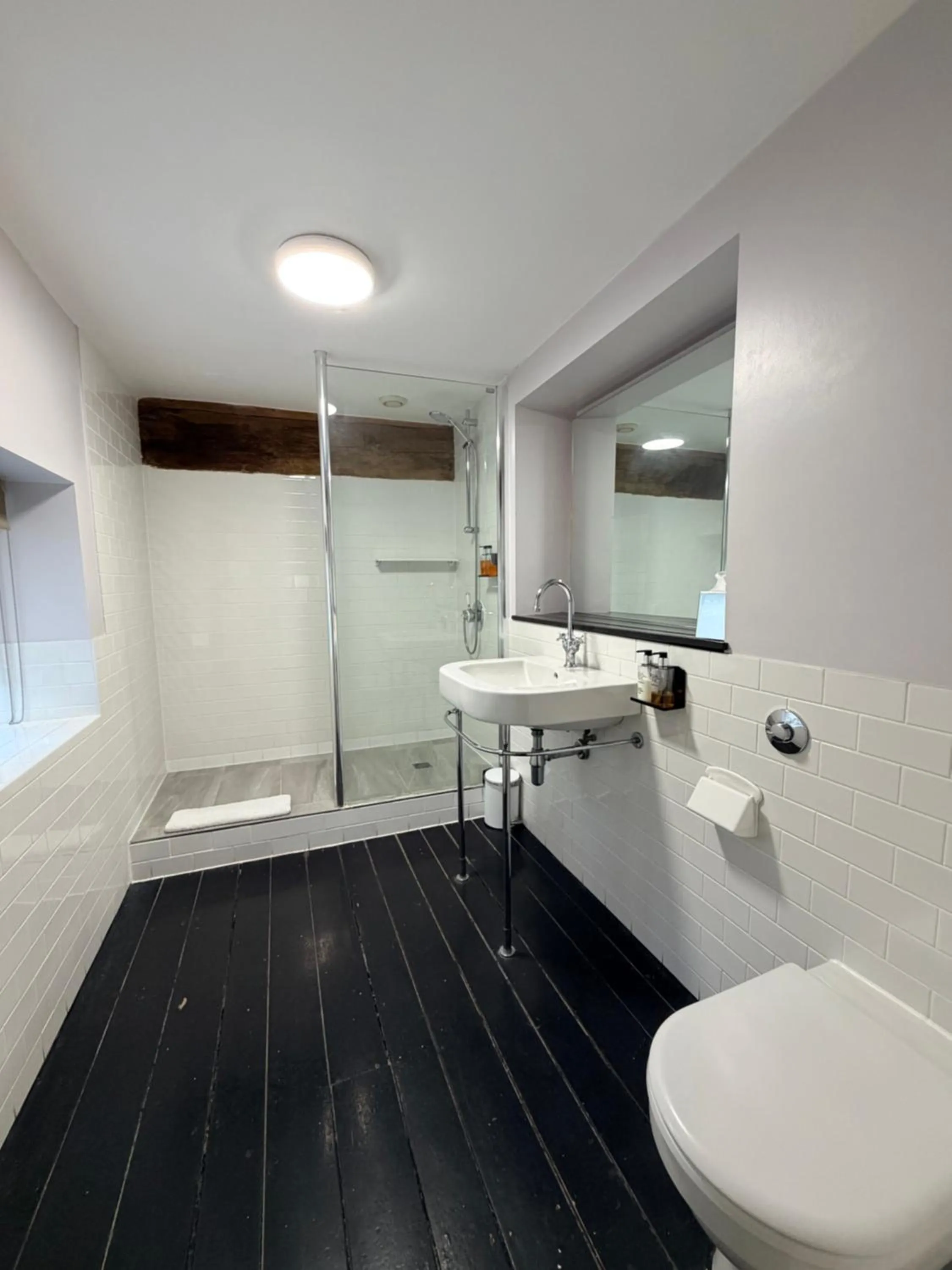 Bathroom in The Olde Bell, BW Signature Collection