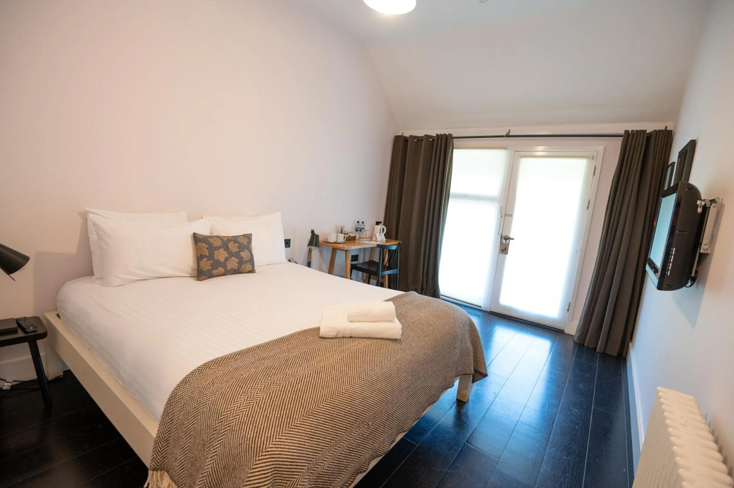 Bed in The Olde Bell, BW Signature Collection