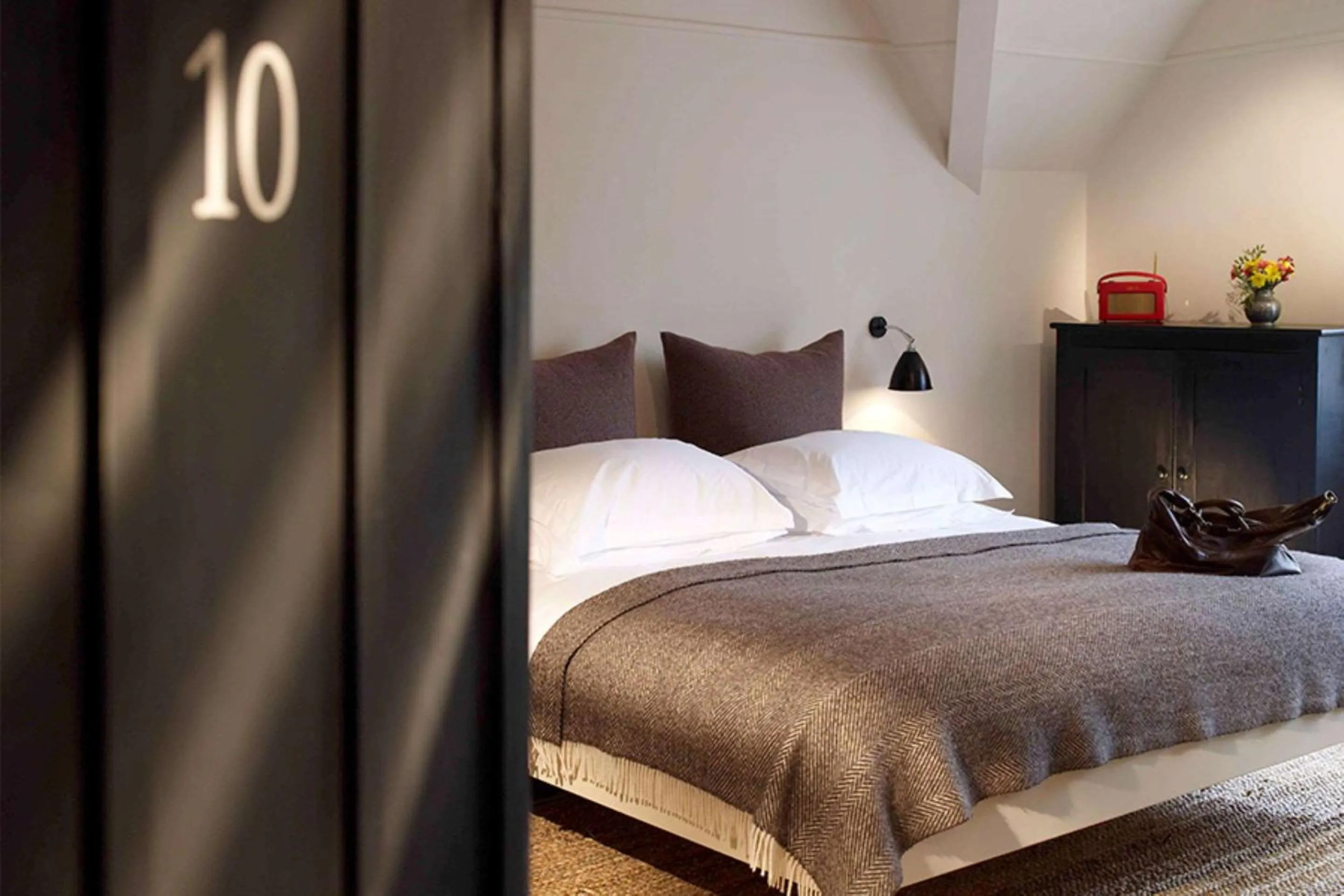 Bedroom, Bed in The Olde Bell, BW Signature Collection