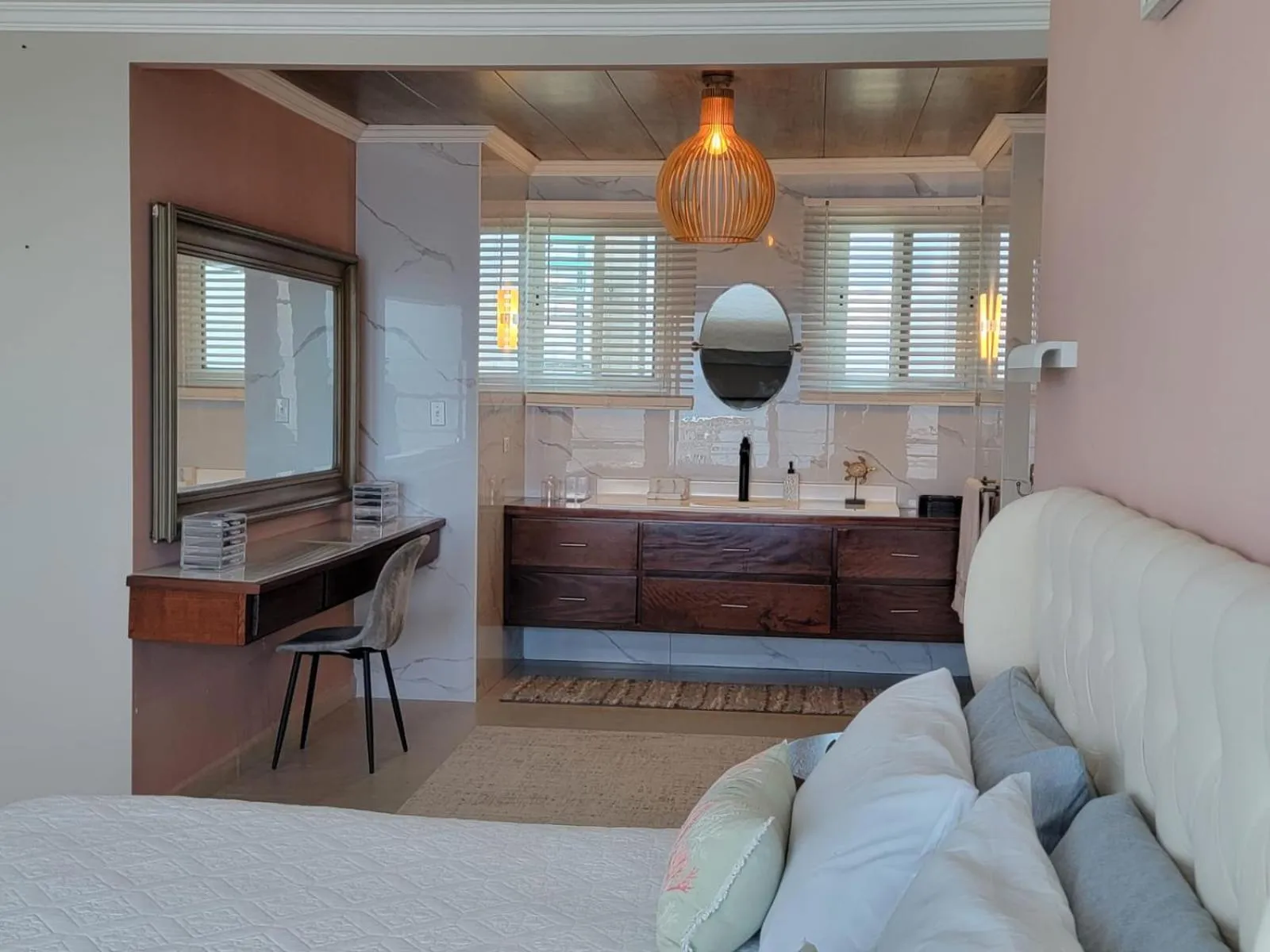 Bedroom, Bed in Island Magic Villas