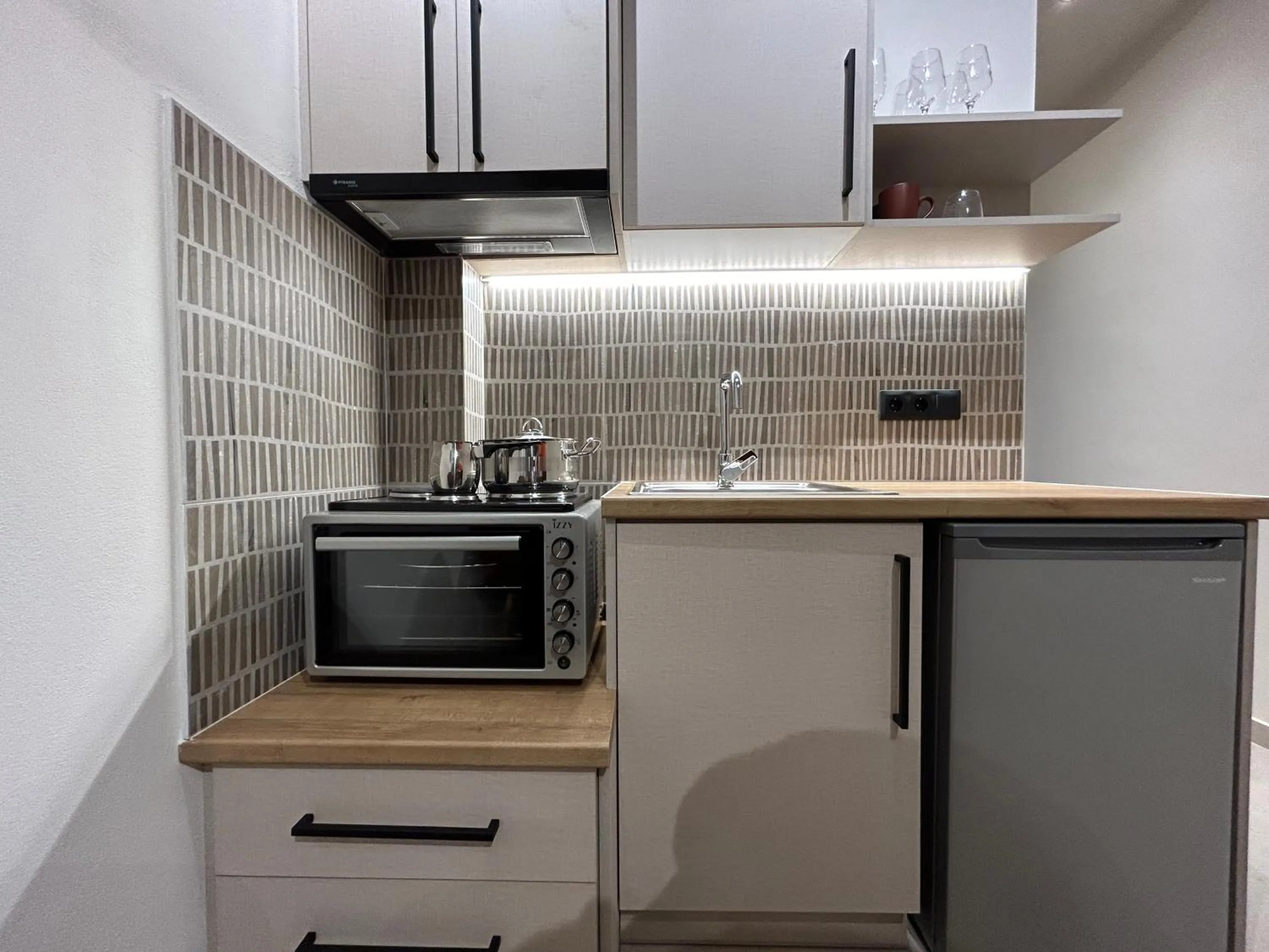 Kitchen or kitchenette in GLEN Premium Stays