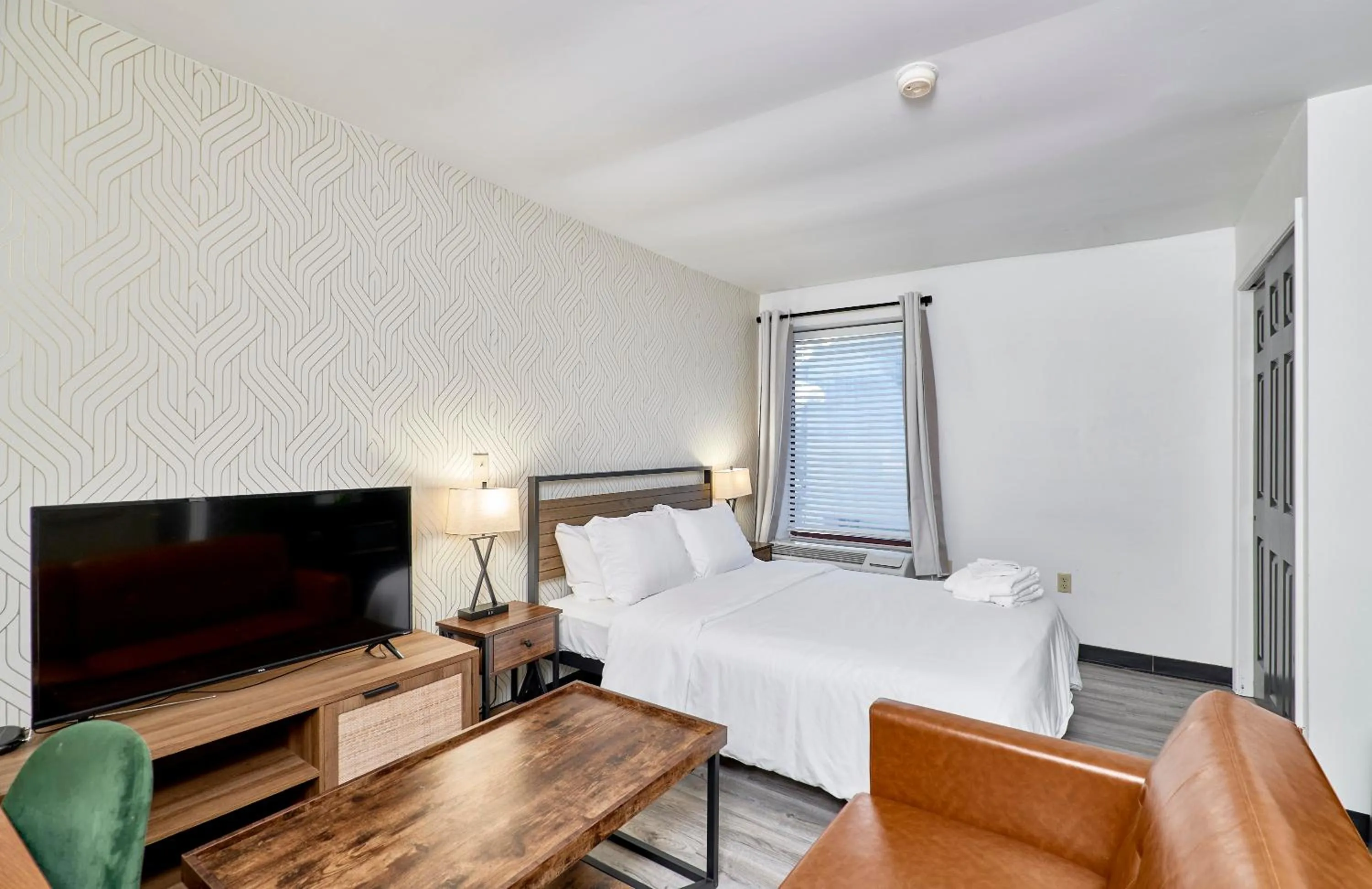 Bedroom, Bed in The West End