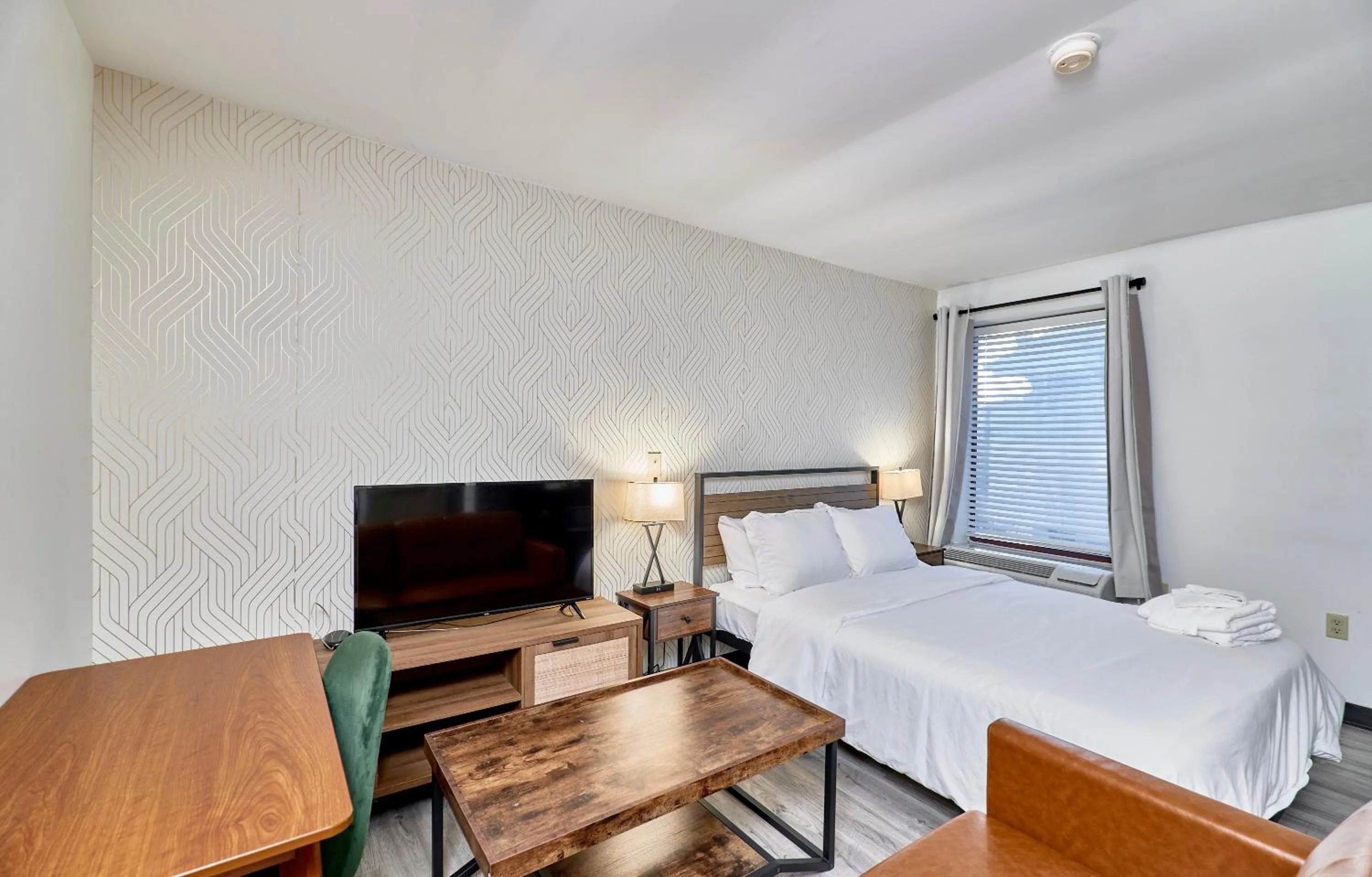 Bedroom, Bed in The West End