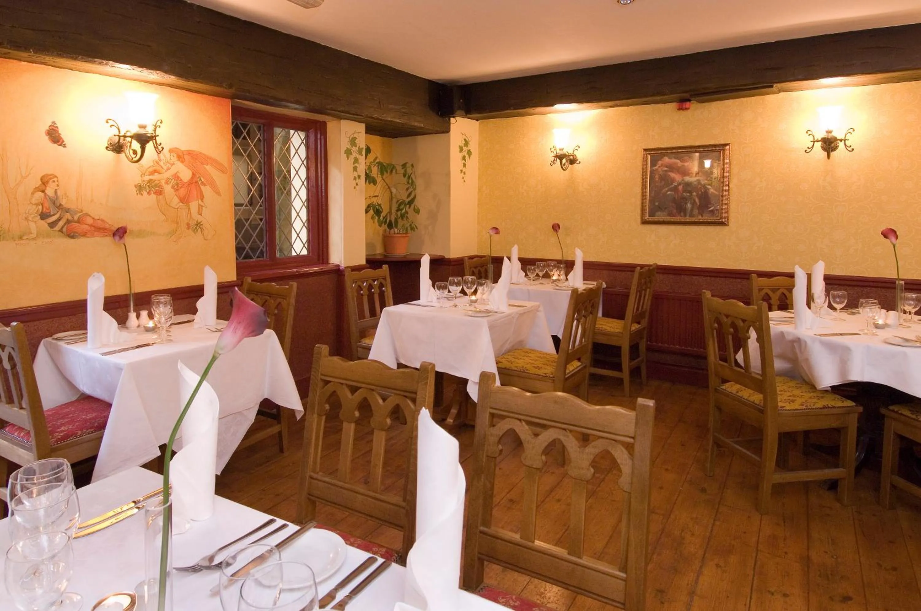 Restaurant/places to eat in George & Pilgrims Hotel
