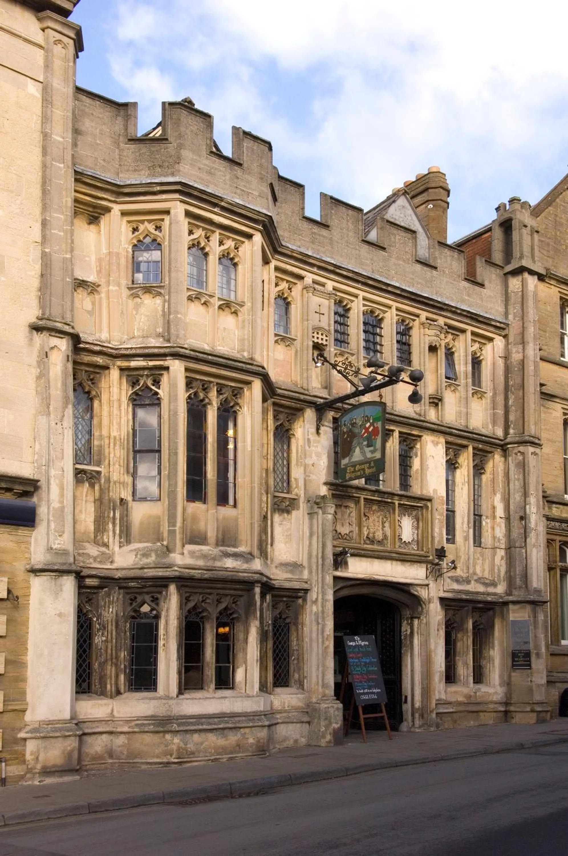 Facade/entrance in George & Pilgrims Hotel