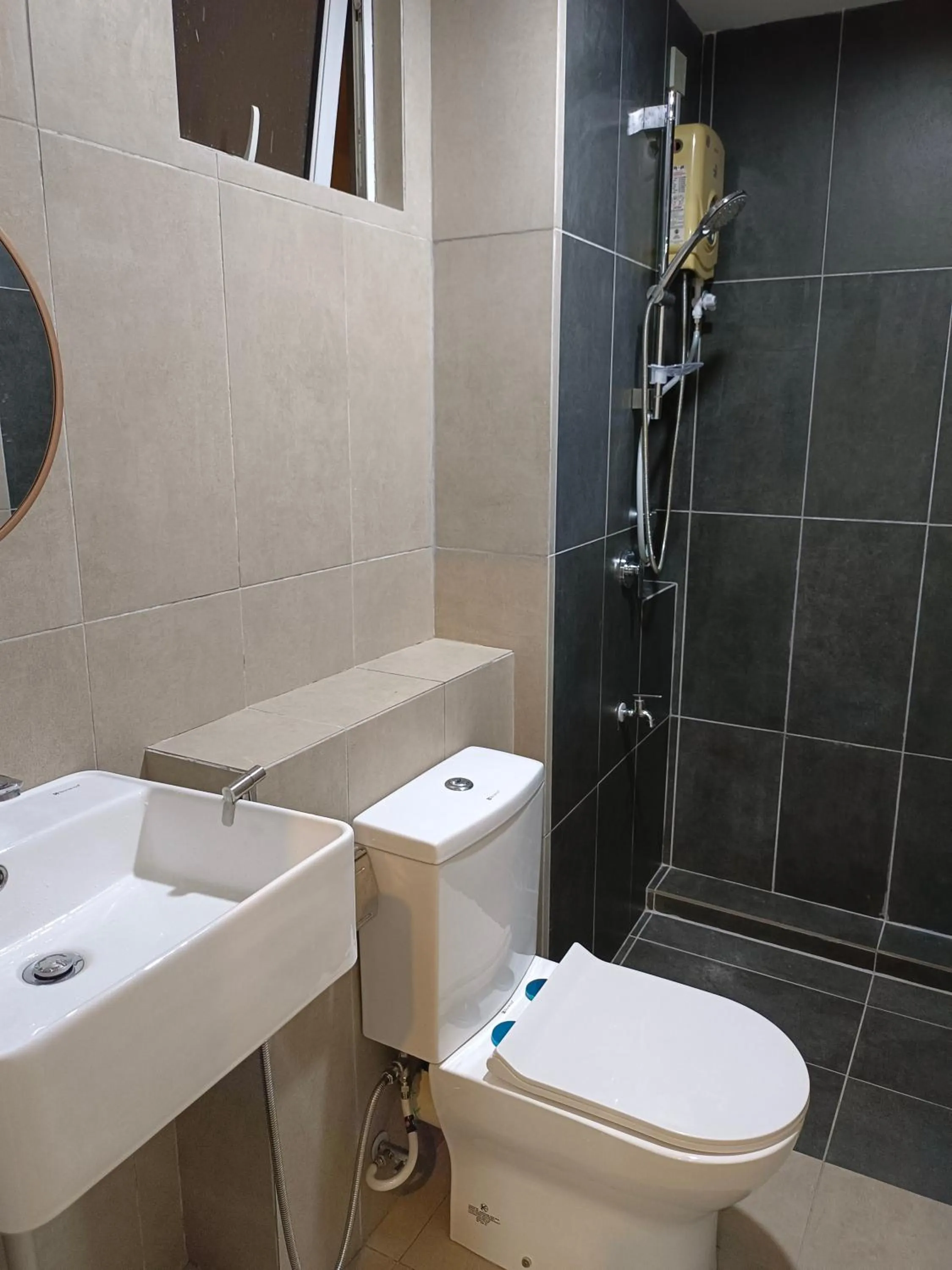 Shower in Sri Indah Pool Condostay