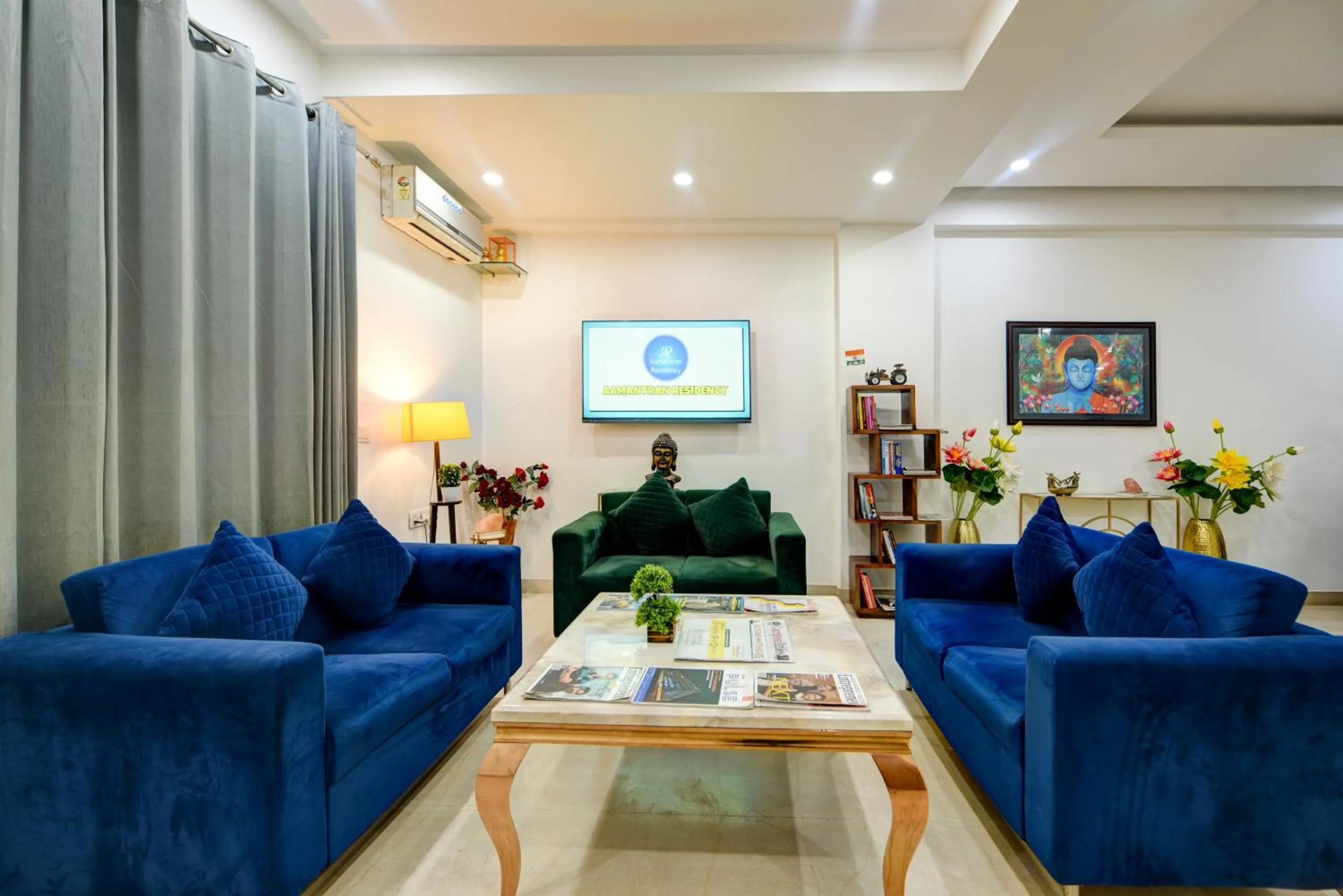 Communal lounge/ TV room in Aamantran Residency Hotel, Sohna Road, Sector 49, Gurugram