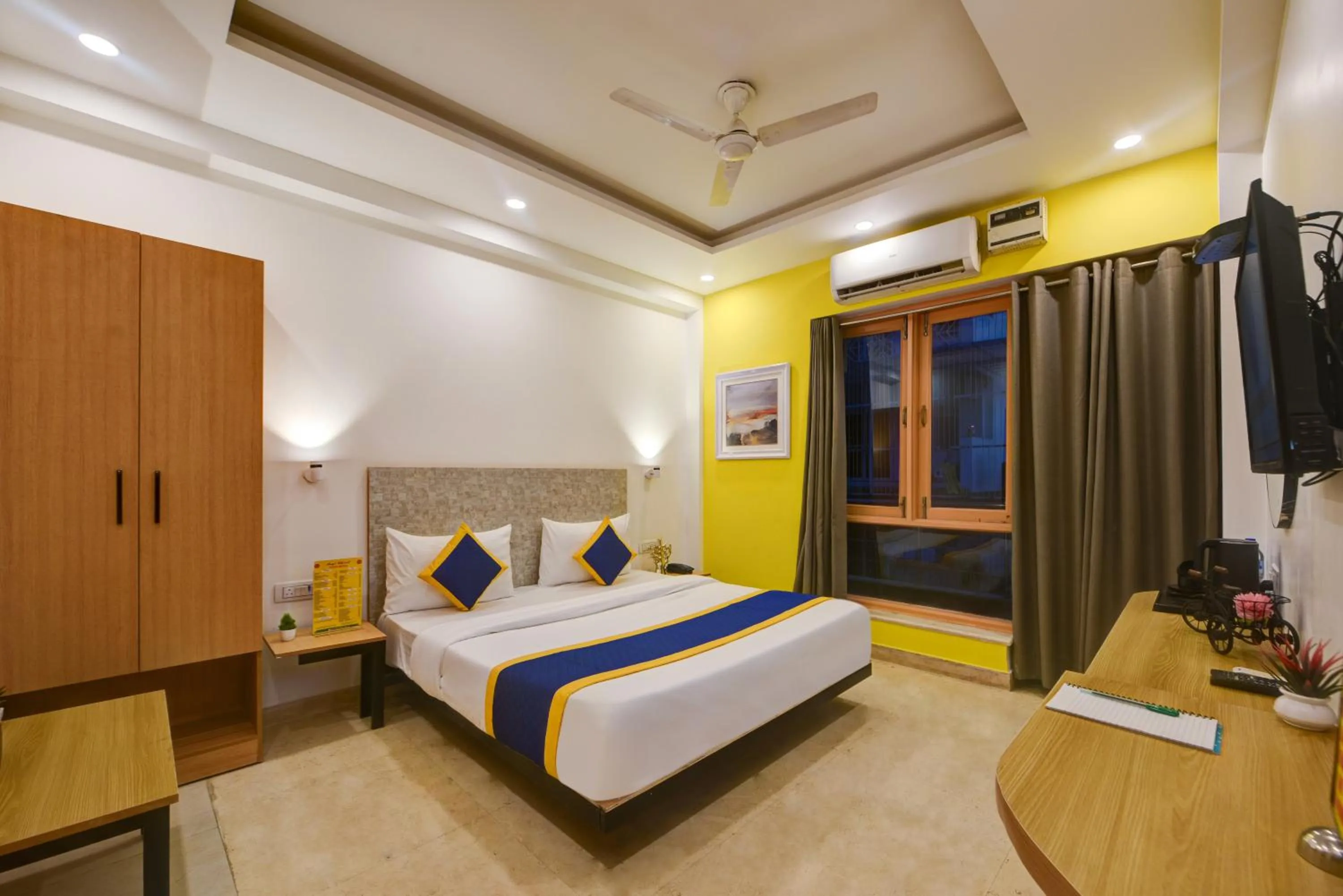 Bed in Aamantran Residency Hotel, Sohna Road, Sector 49, Gurugram