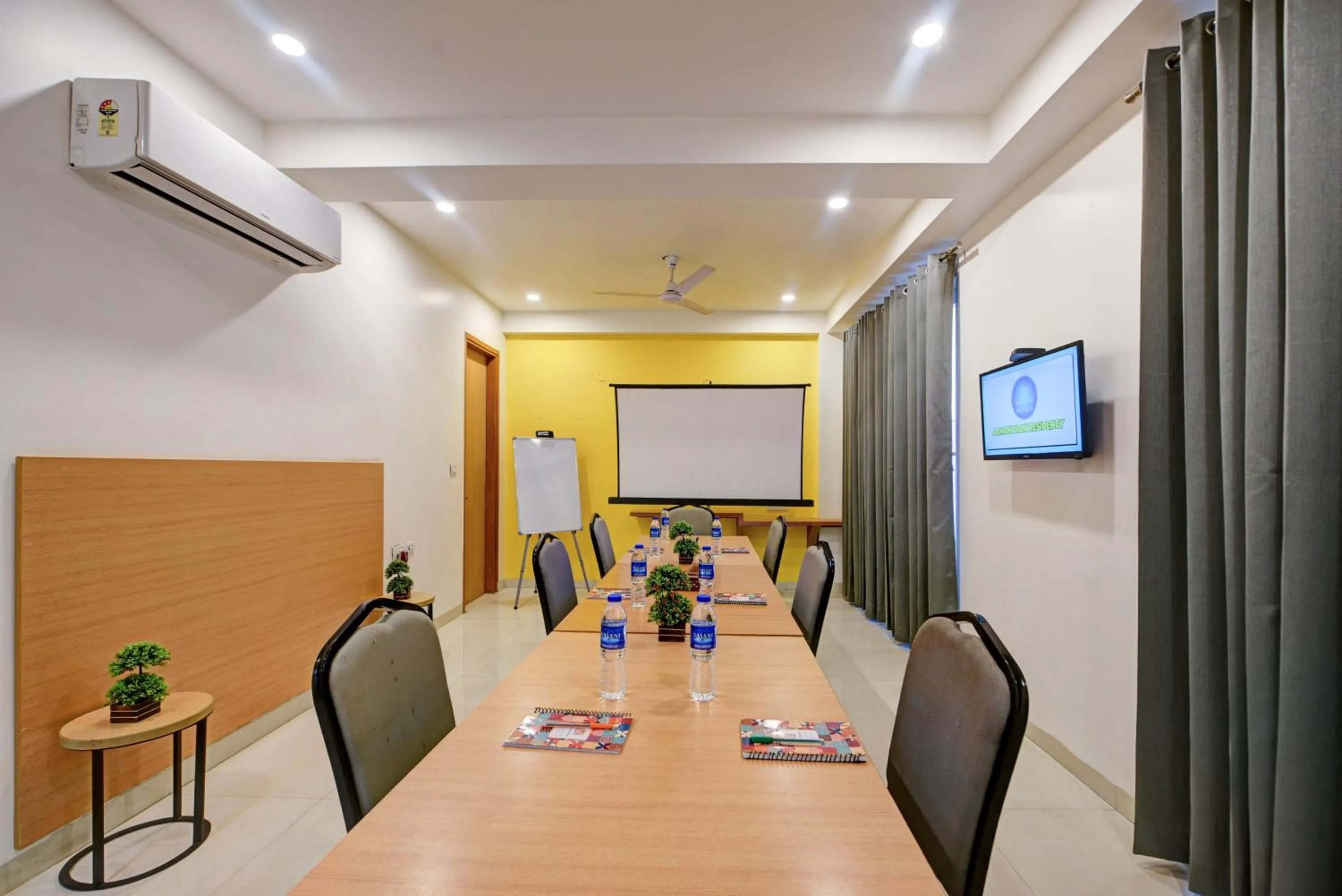 Meeting/conference room in Aamantran Residency Hotel, Sohna Road, Sector 49, Gurugram