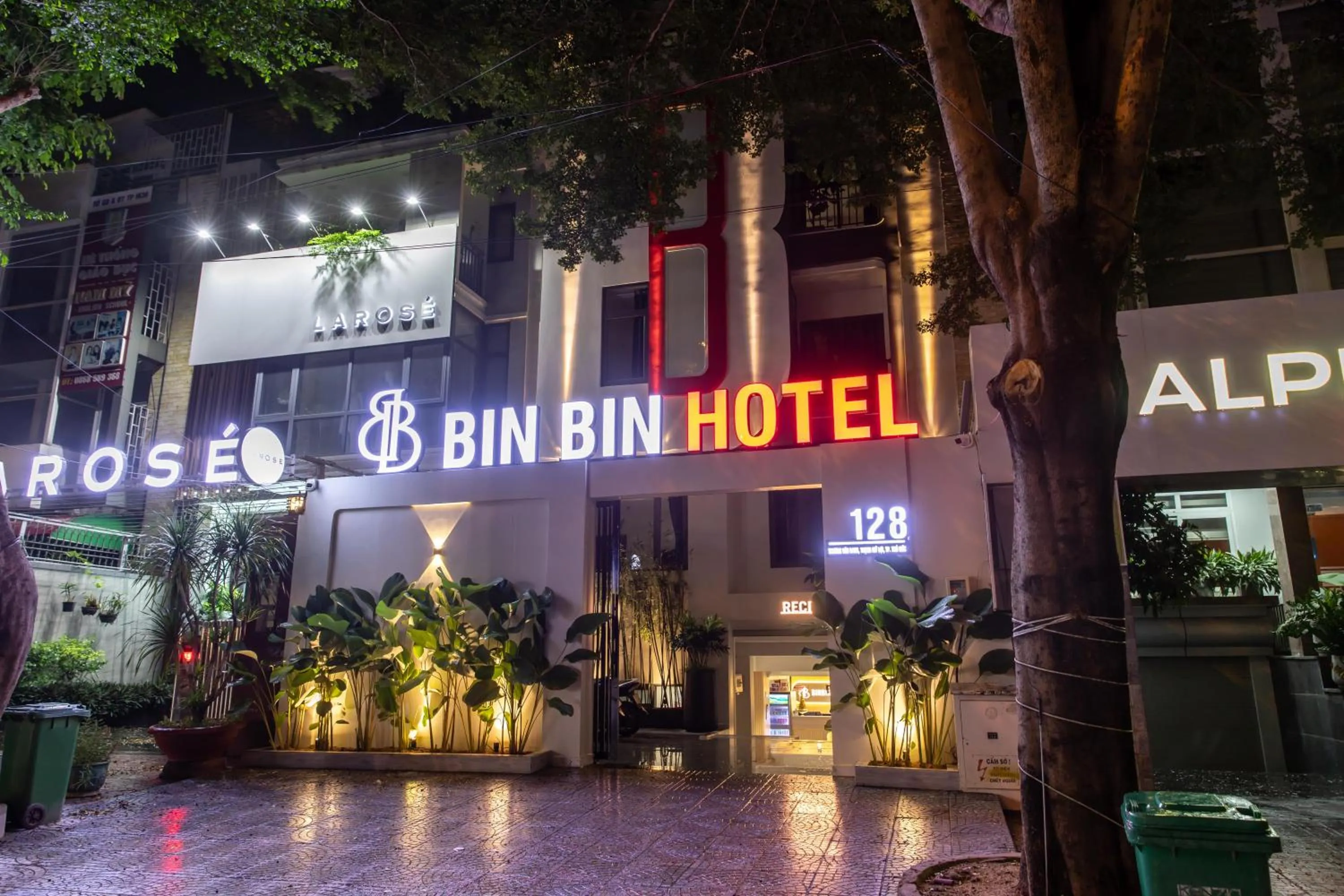 Bin Bin Hotel 12 Near Sala Residence