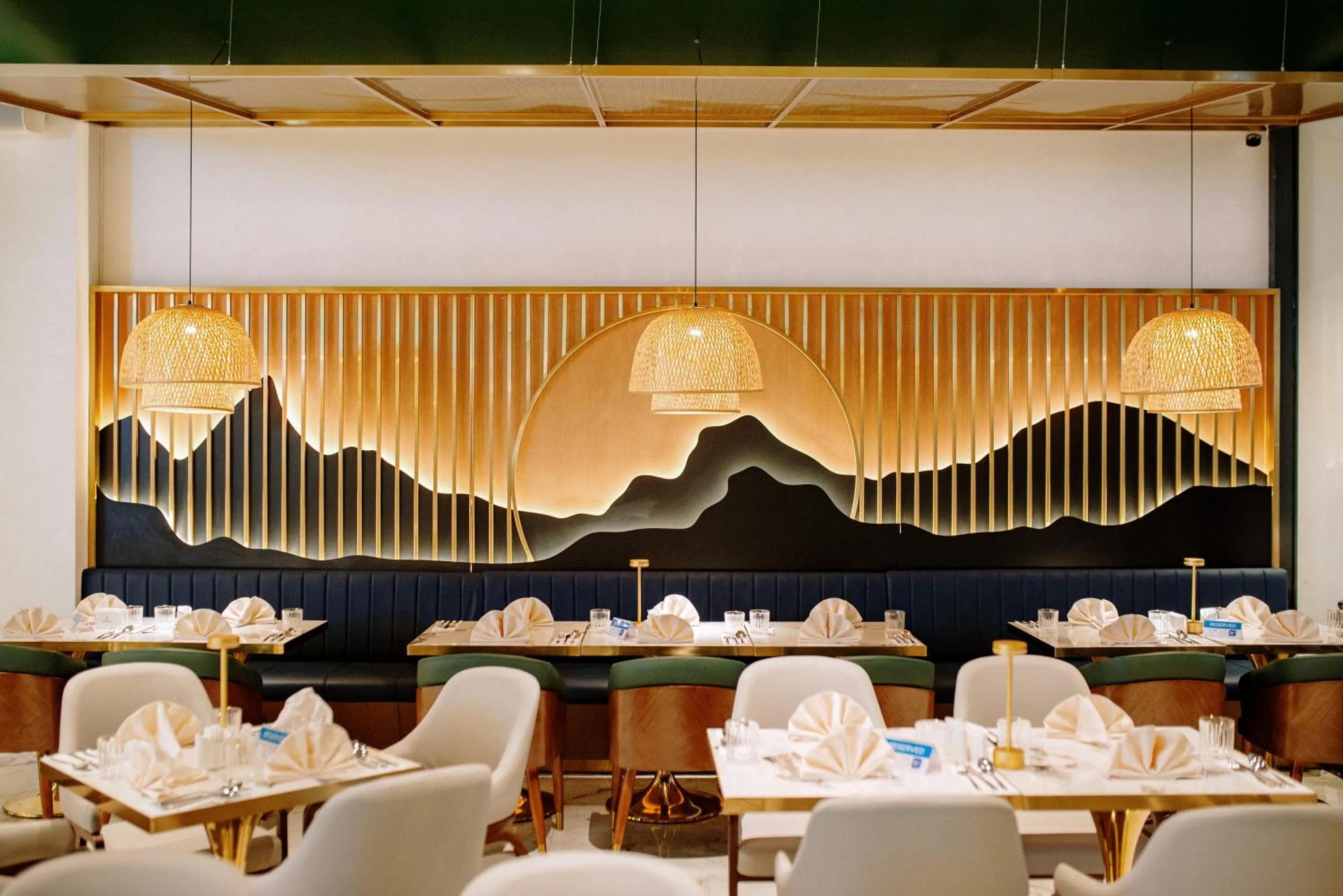 Restaurant/places to eat in Badsbrotel Suites