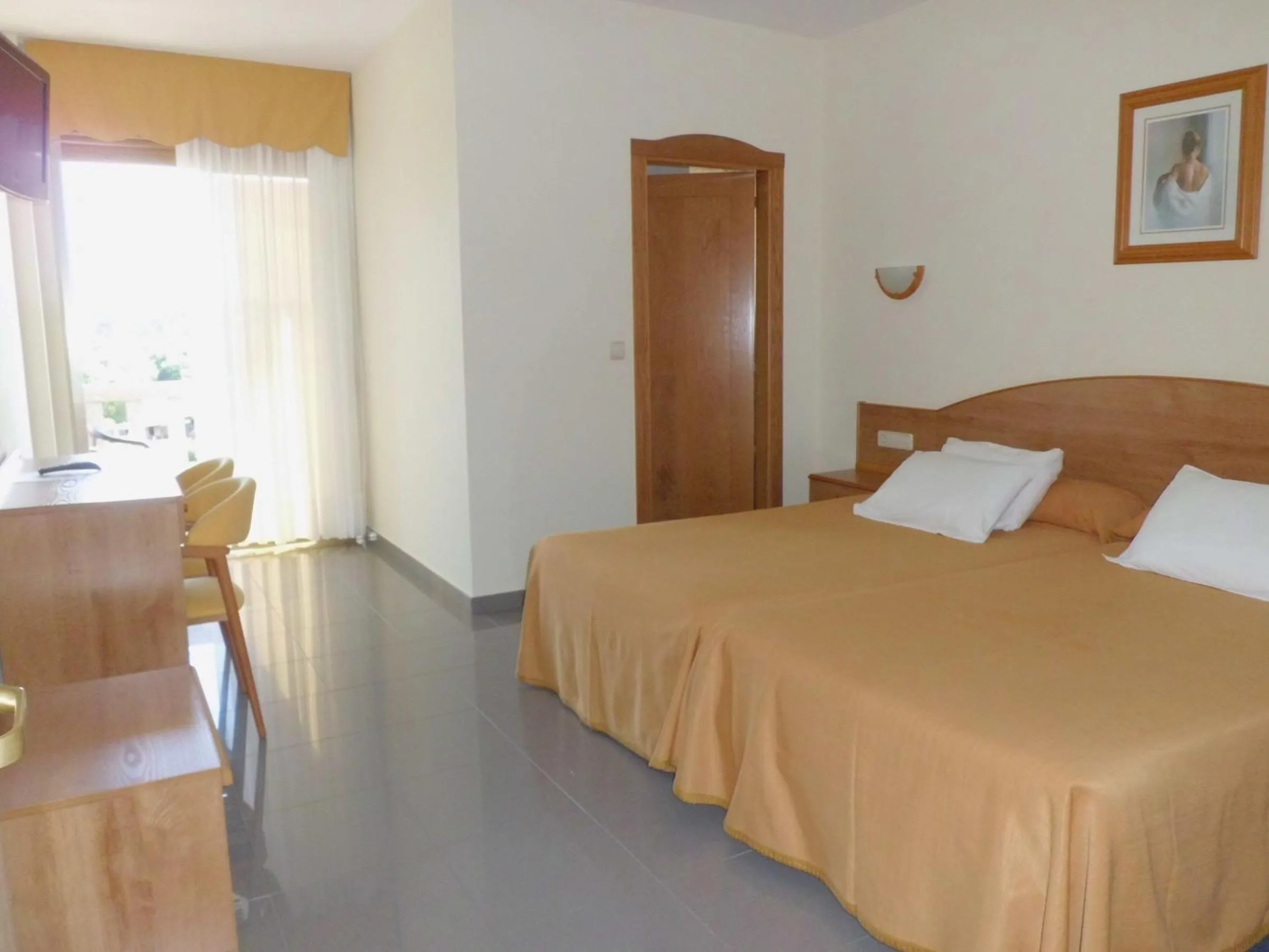 Photo of the whole room in Hotel Brisa da Lanzada