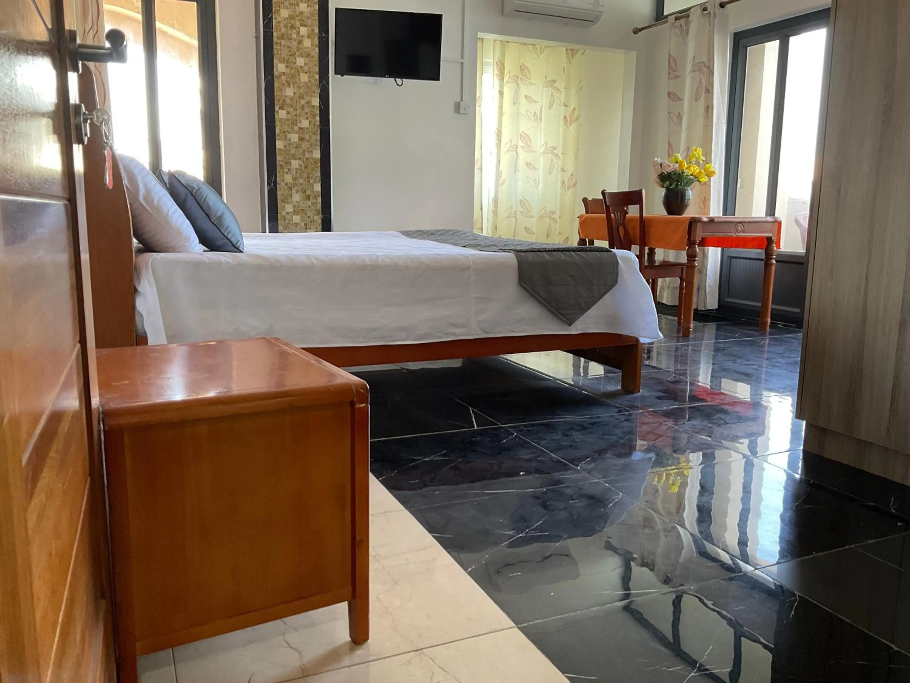 Bed in Mahe Holiday Resort